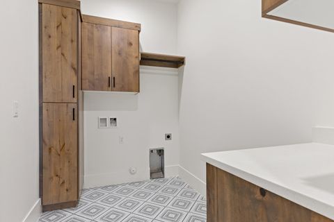 Tiny photo for 237 E 1100 N, Hurricane, UT 84737 (MLS # 26-271357)