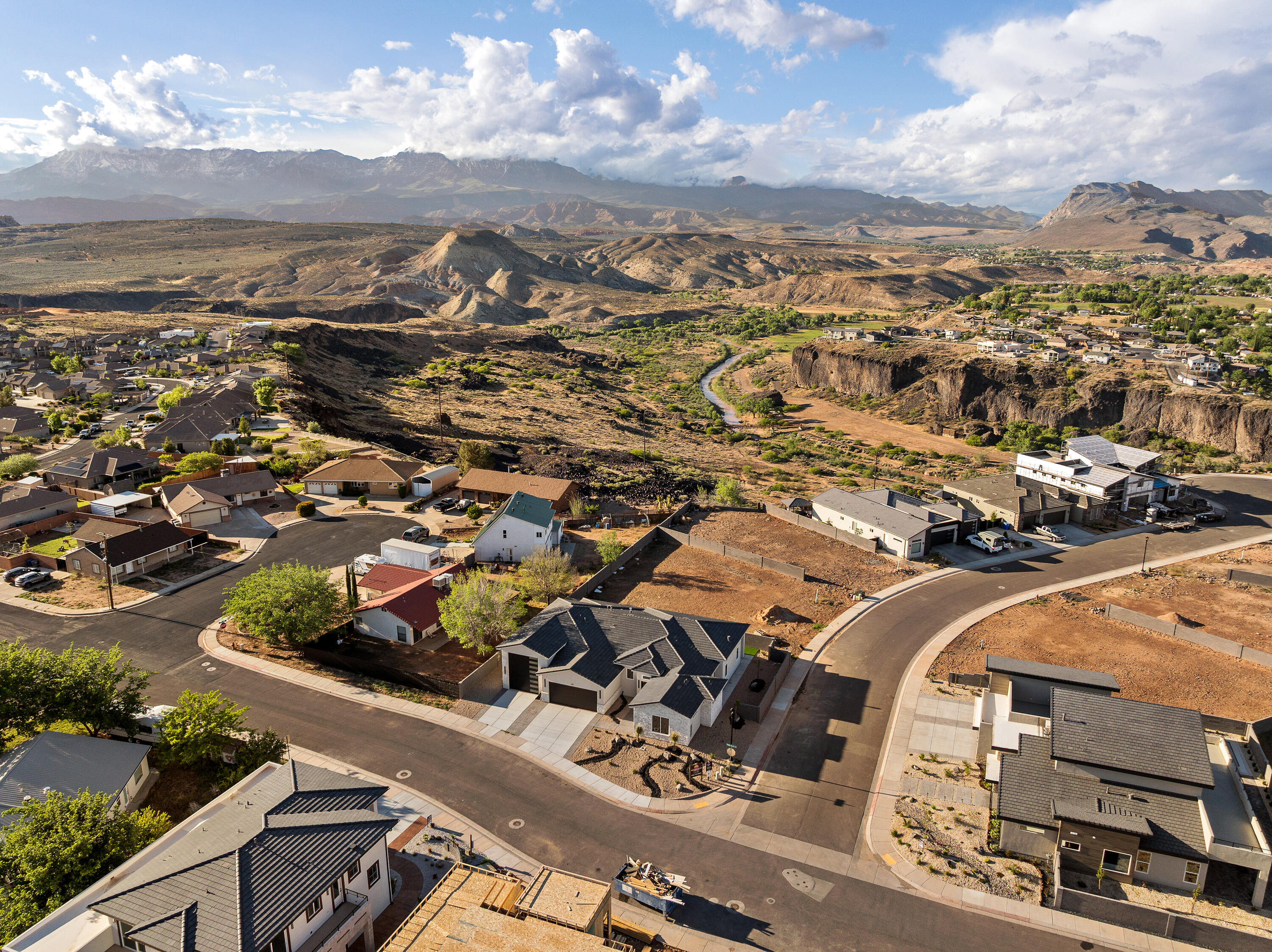 FALCON RIDGE - Residential