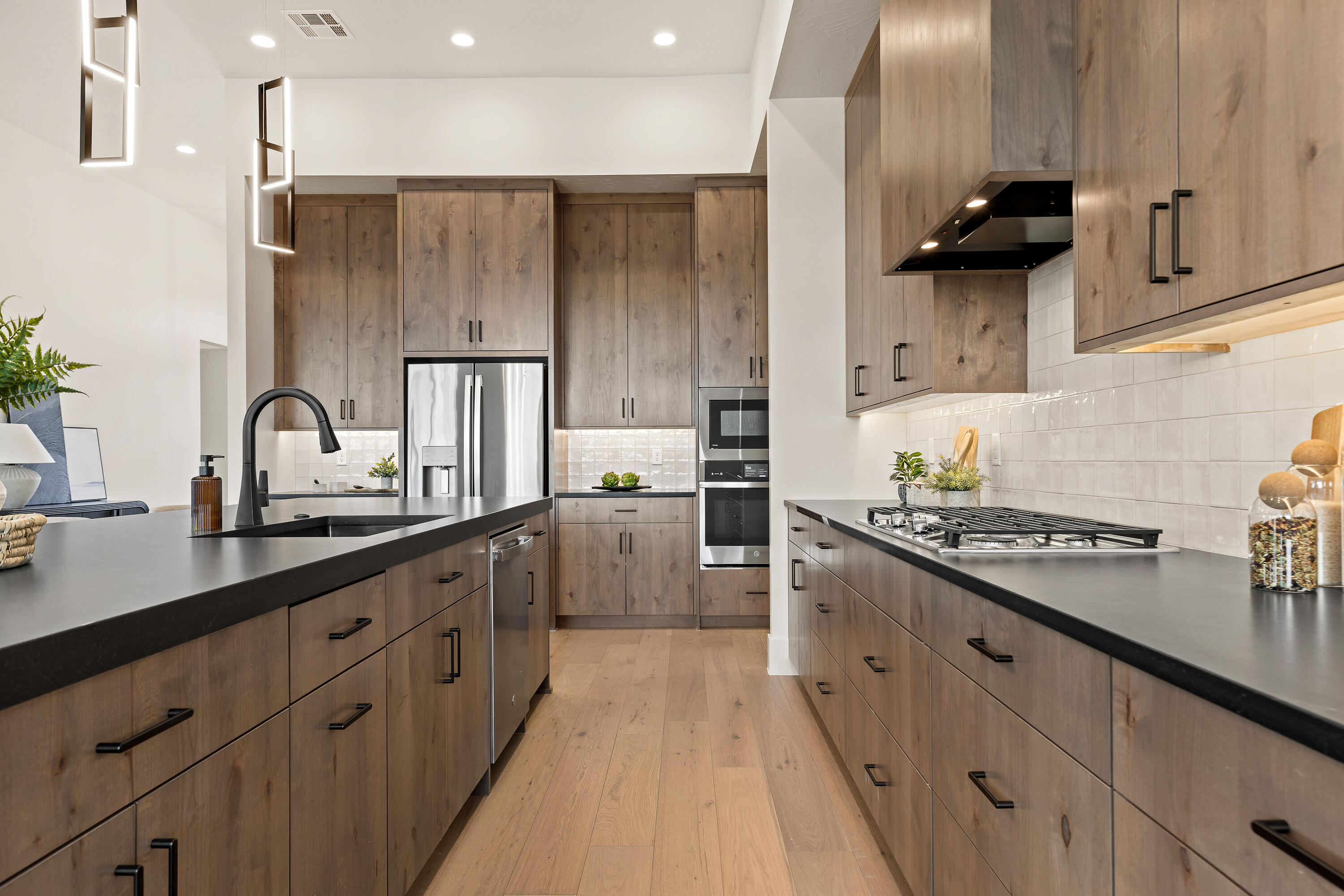 FALCON RIDGE - Residential