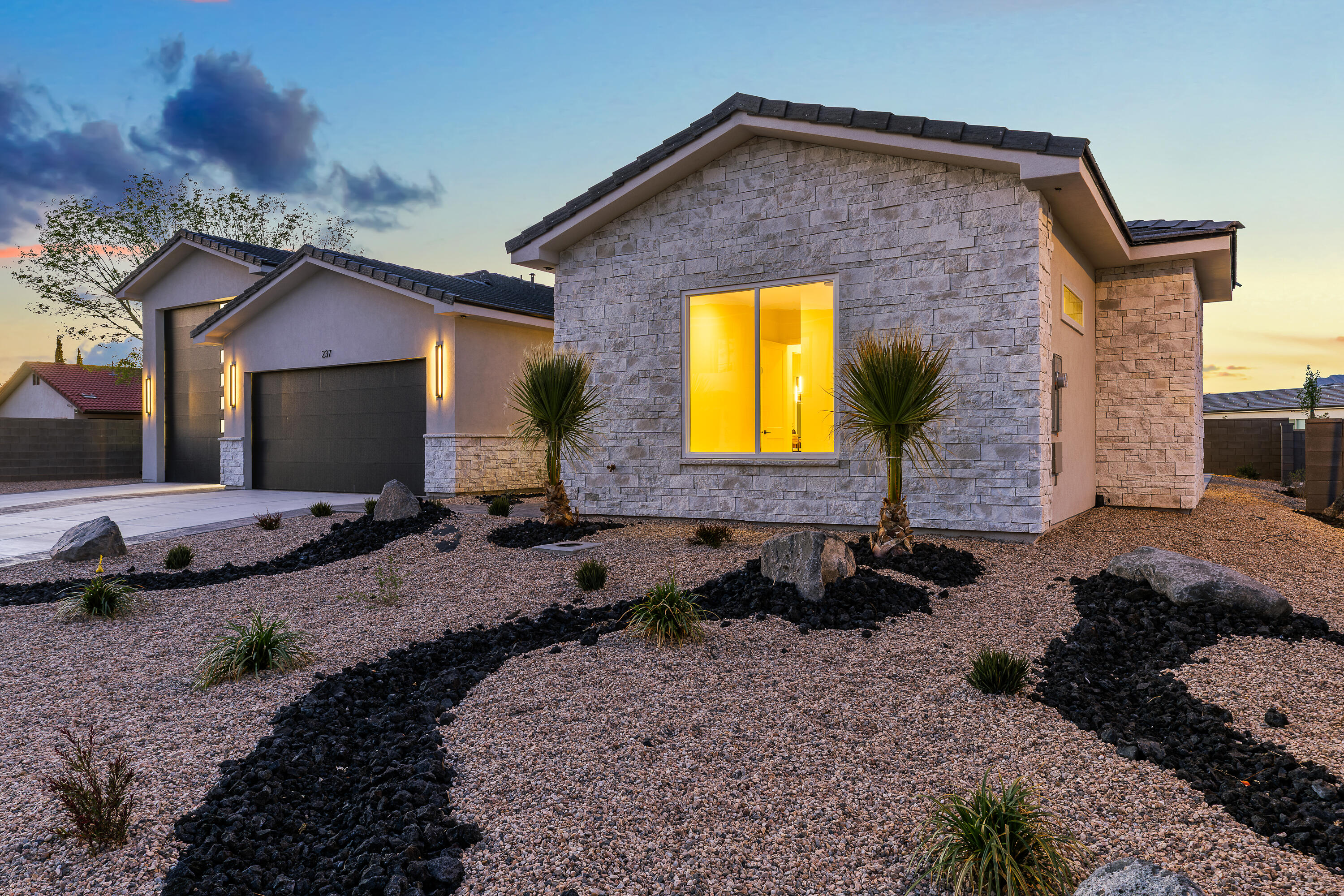 FALCON RIDGE - Residential