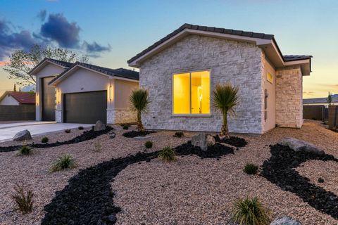 Tiny photo for 237 E 1100 N, Hurricane, UT 84737 (MLS # 26-271357)