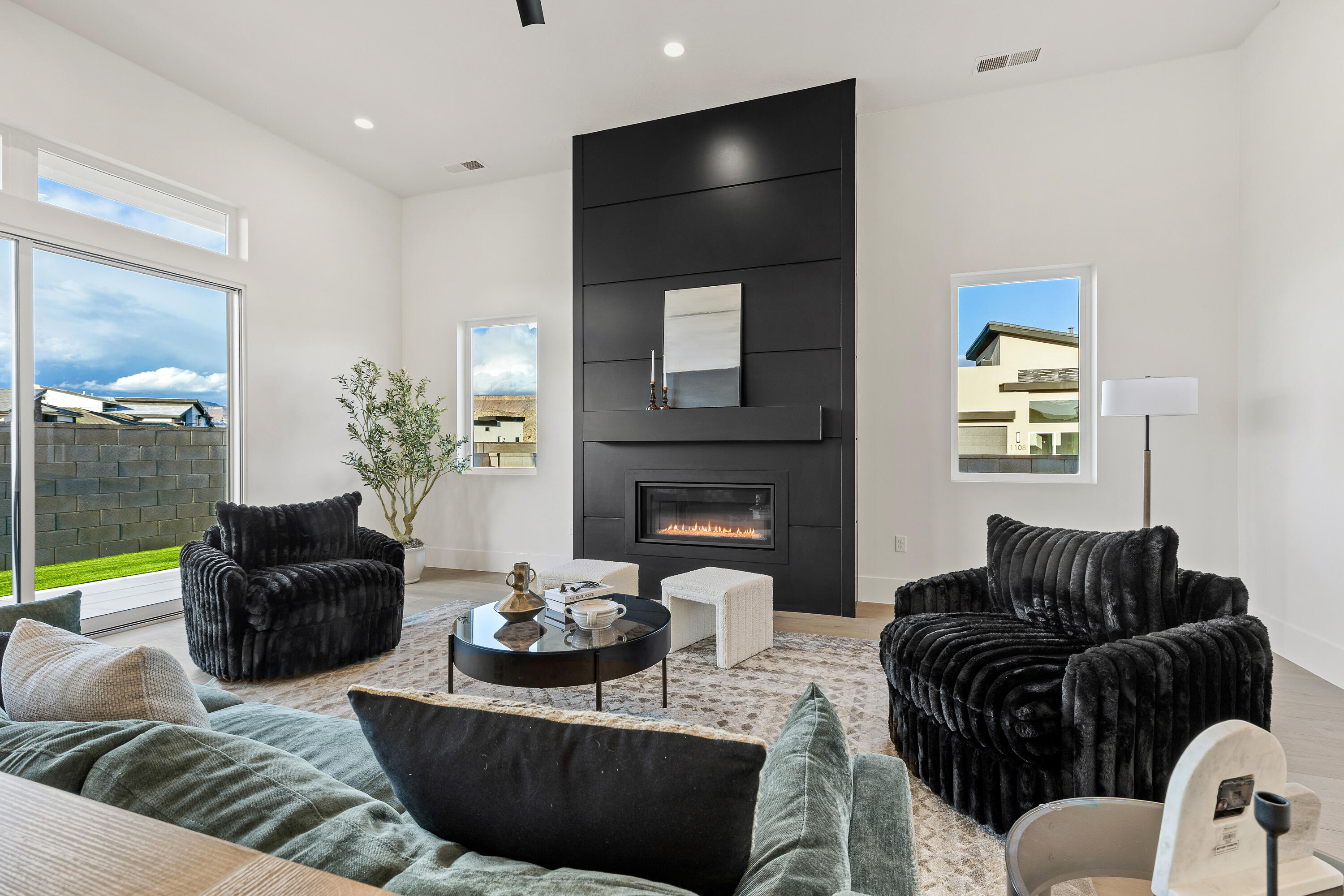 FALCON RIDGE - Residential