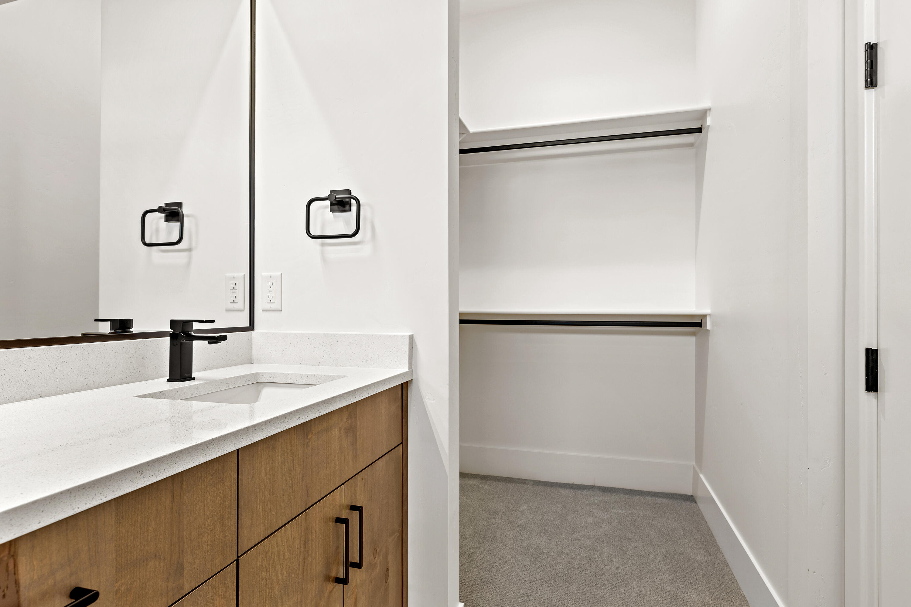 FALCON RIDGE - Residential