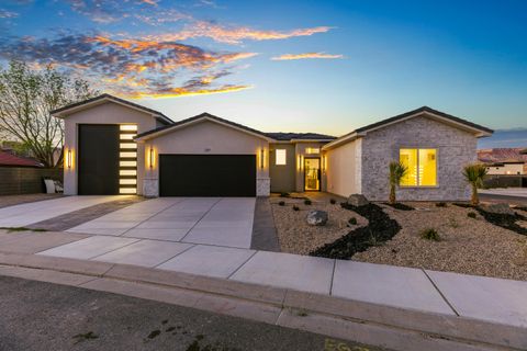 Photo of 237 E 1100 N, Hurricane, UT 84737 (MLS # 26-271357)
