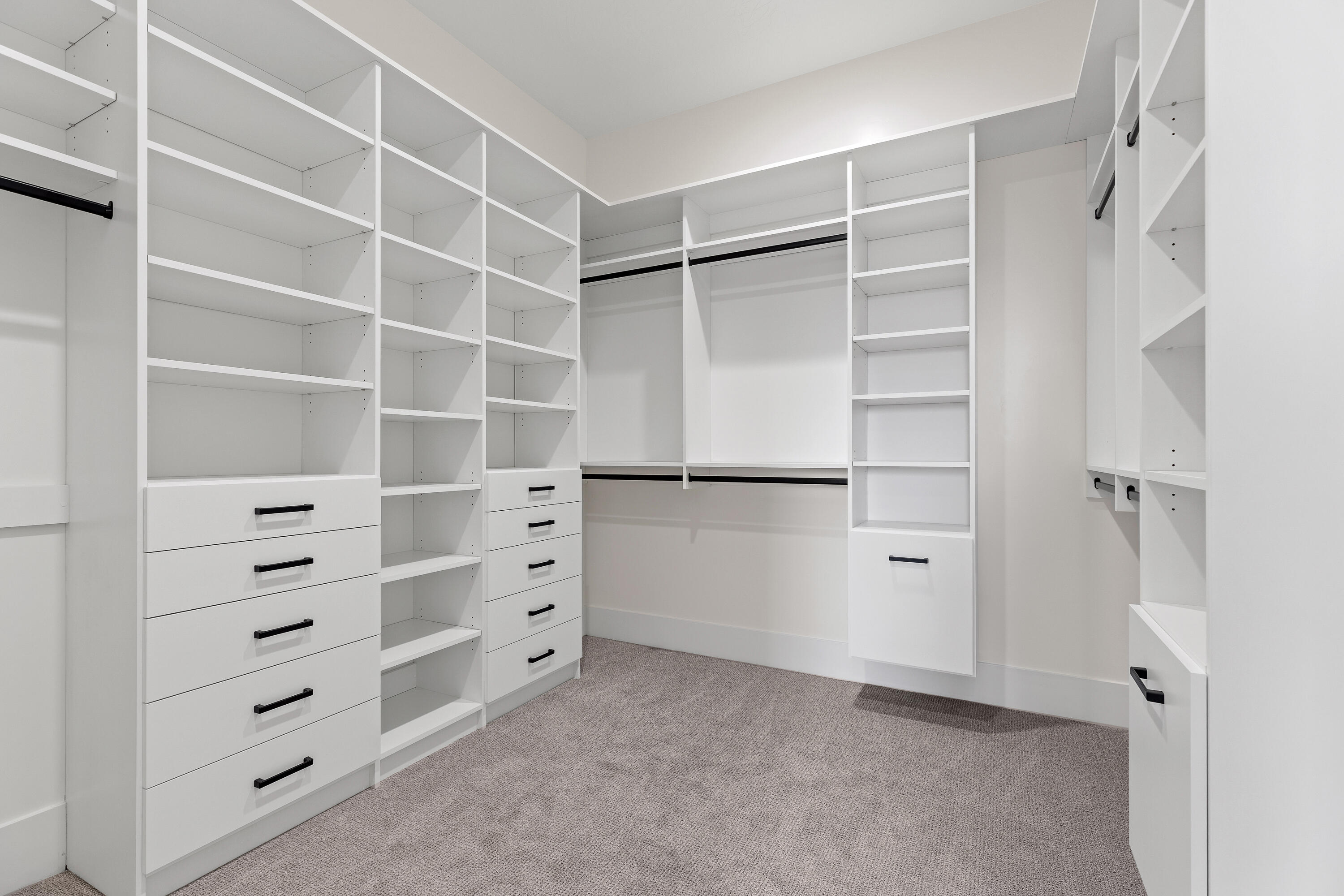 FALCON RIDGE - Residential