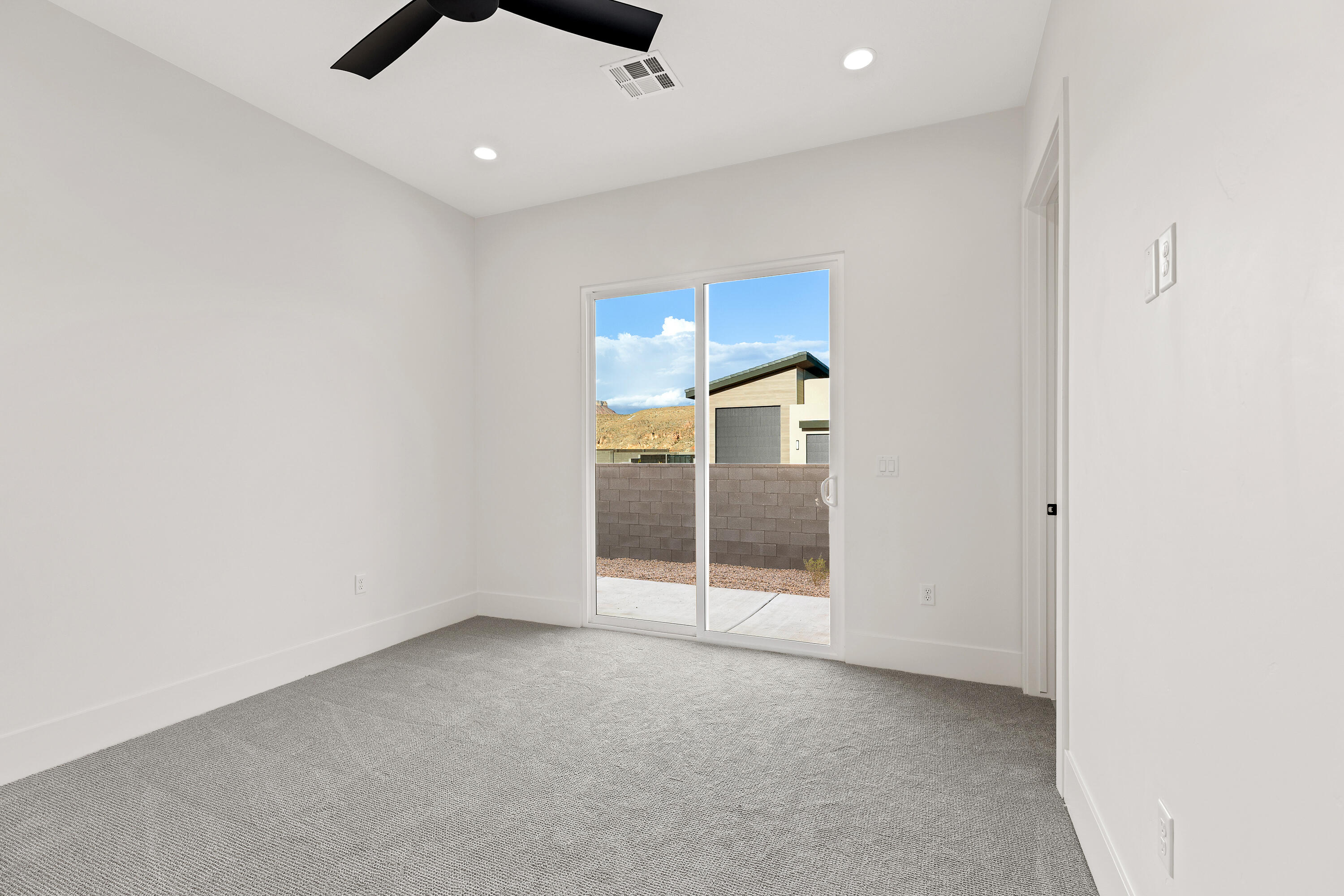 FALCON RIDGE - Residential