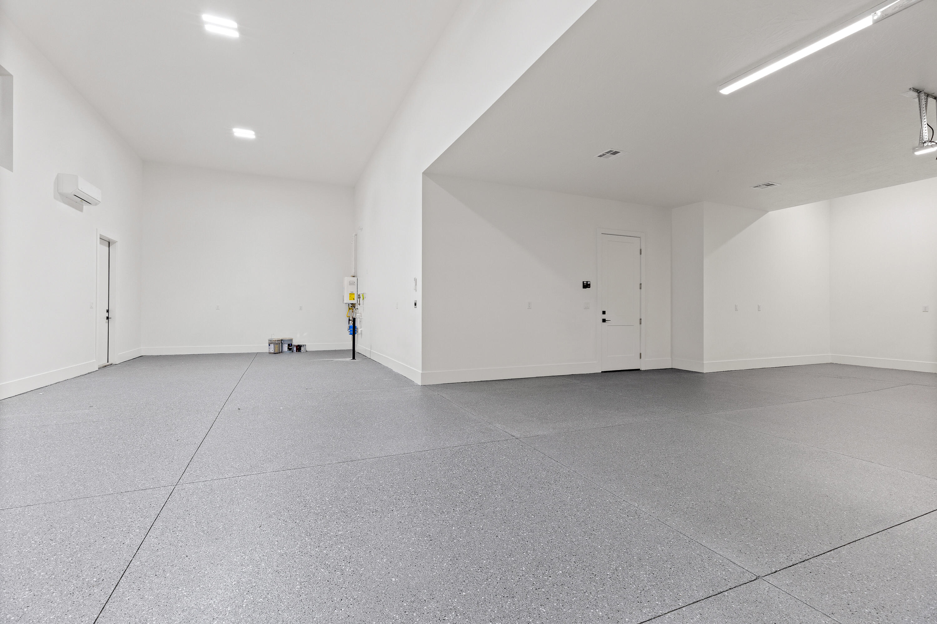 FALCON RIDGE - Residential