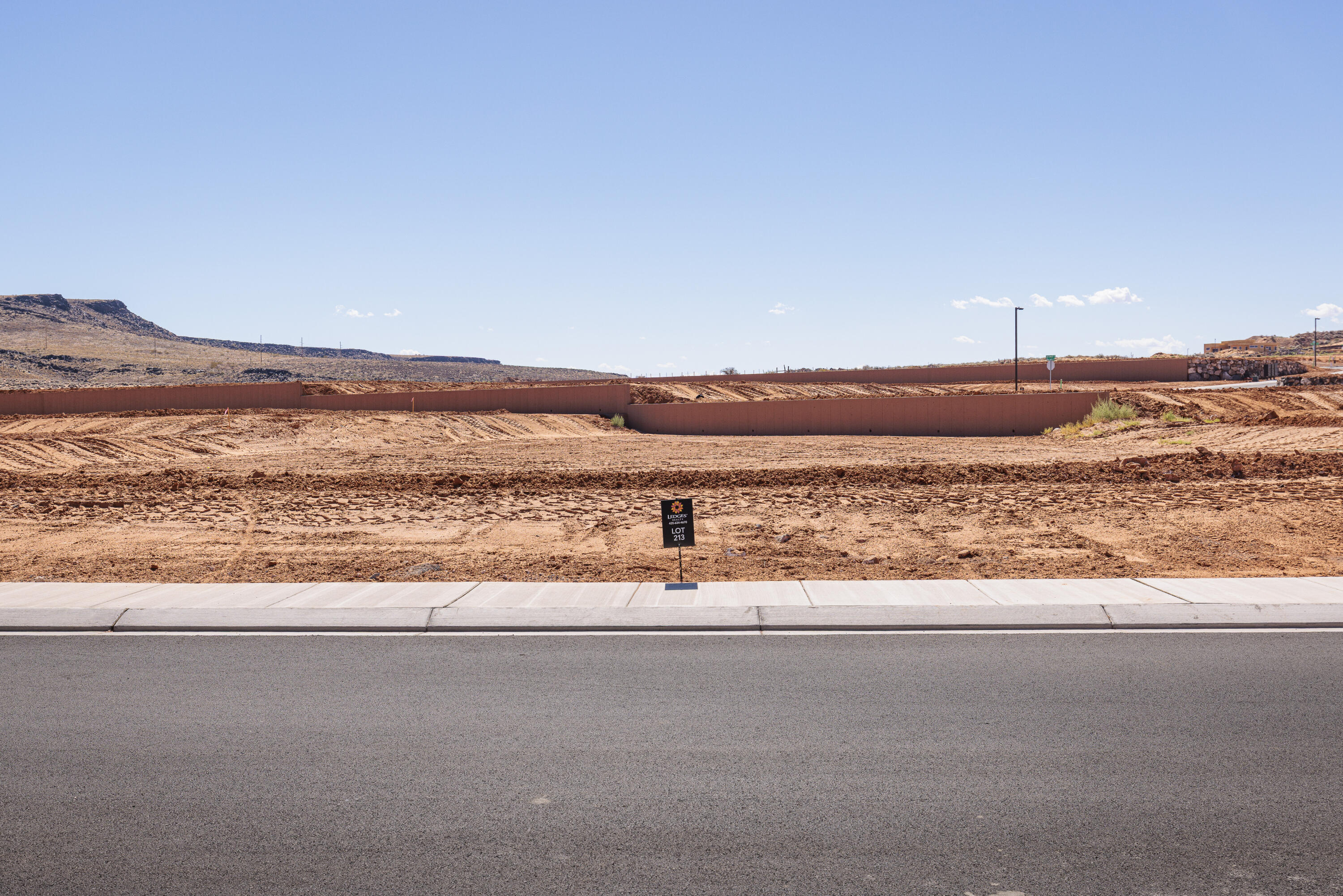 LEDGES OF ST GEORGE - Land