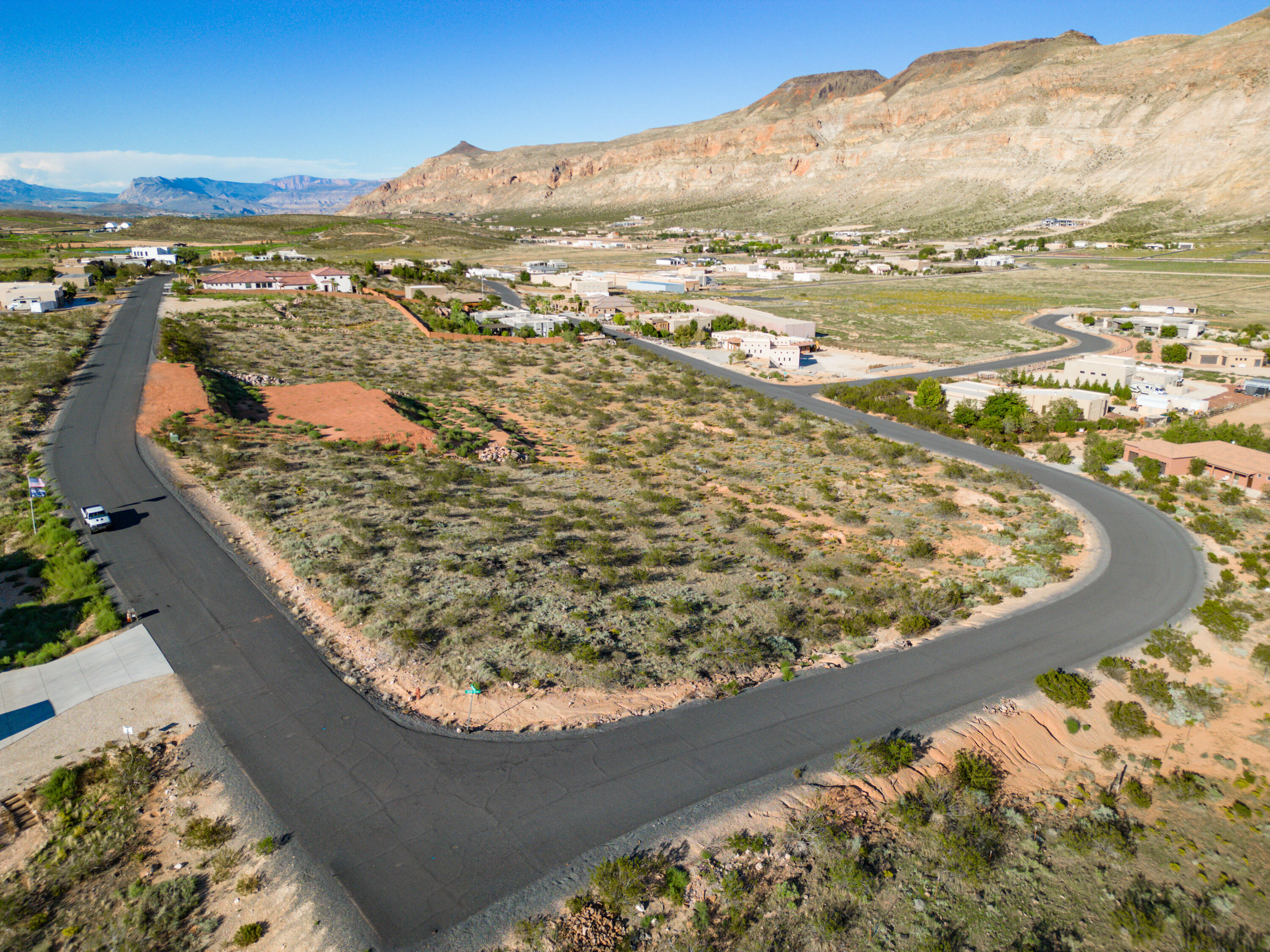 ADOBE HILLS - Residential