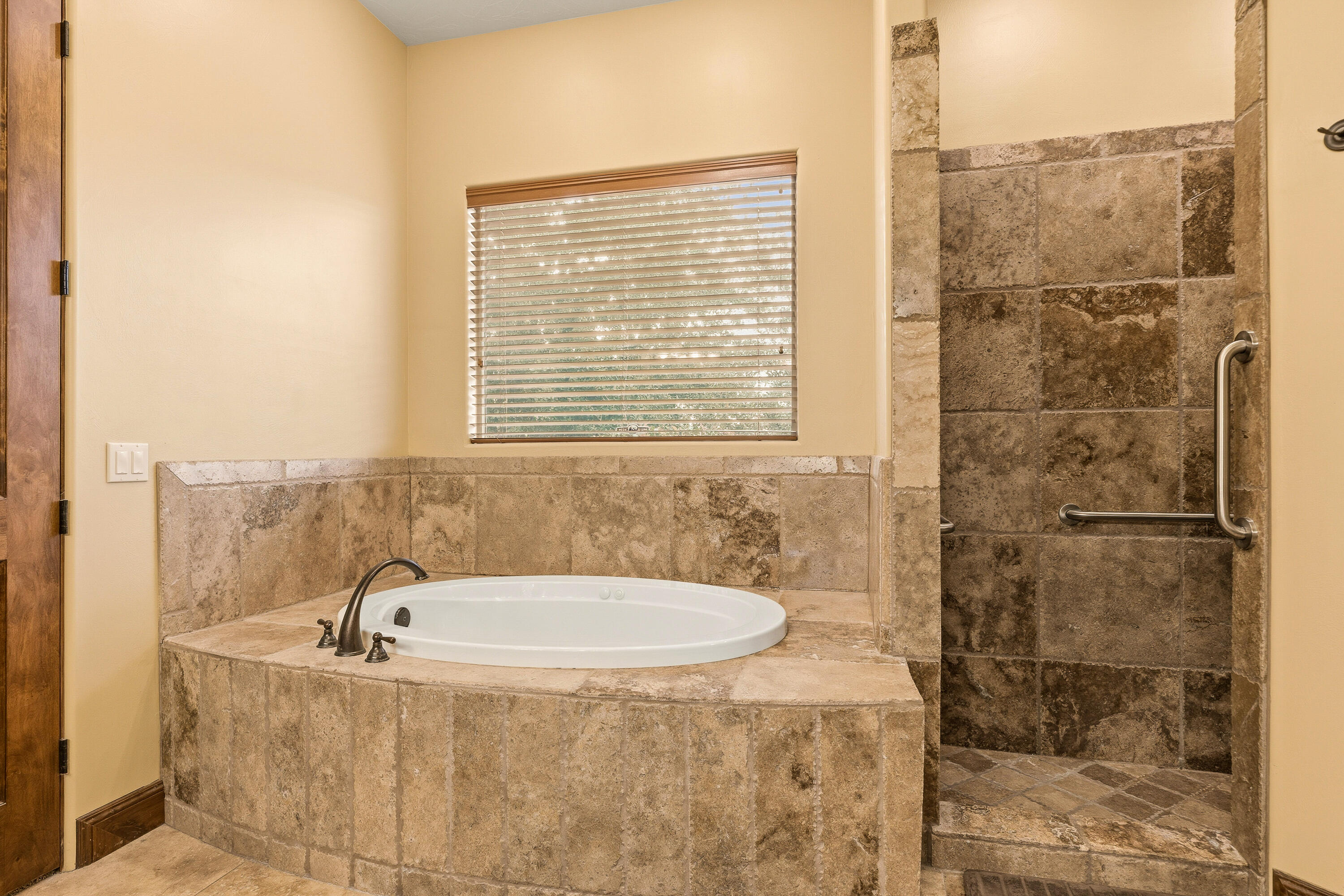 QUAIL COVE - Residential