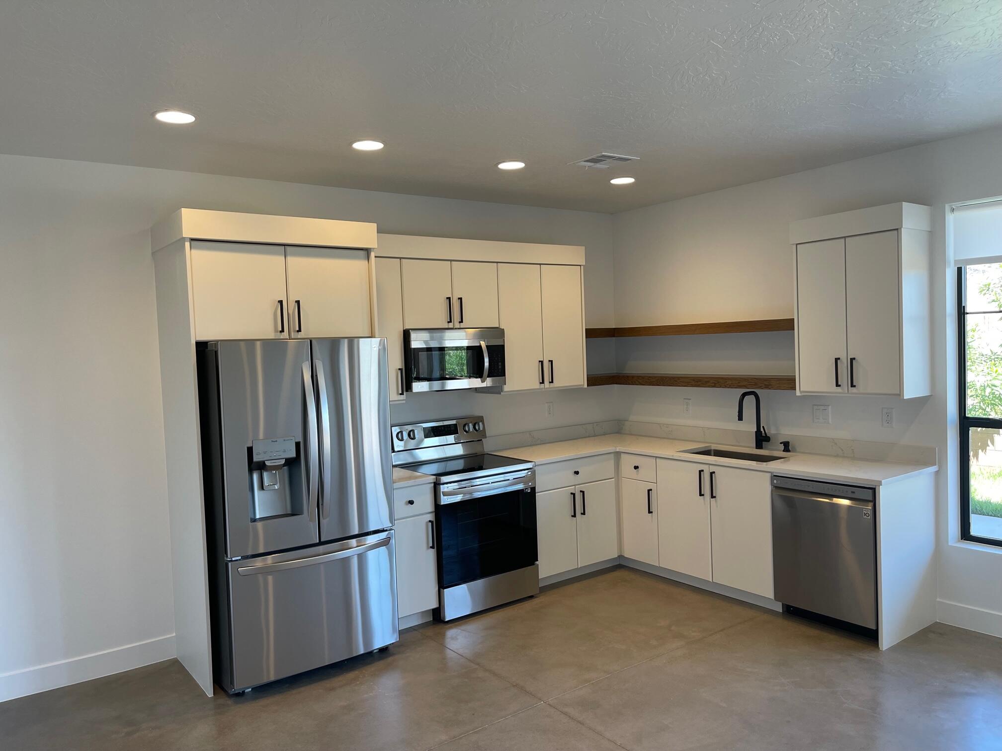 MESA PALMS HOMES - Residential