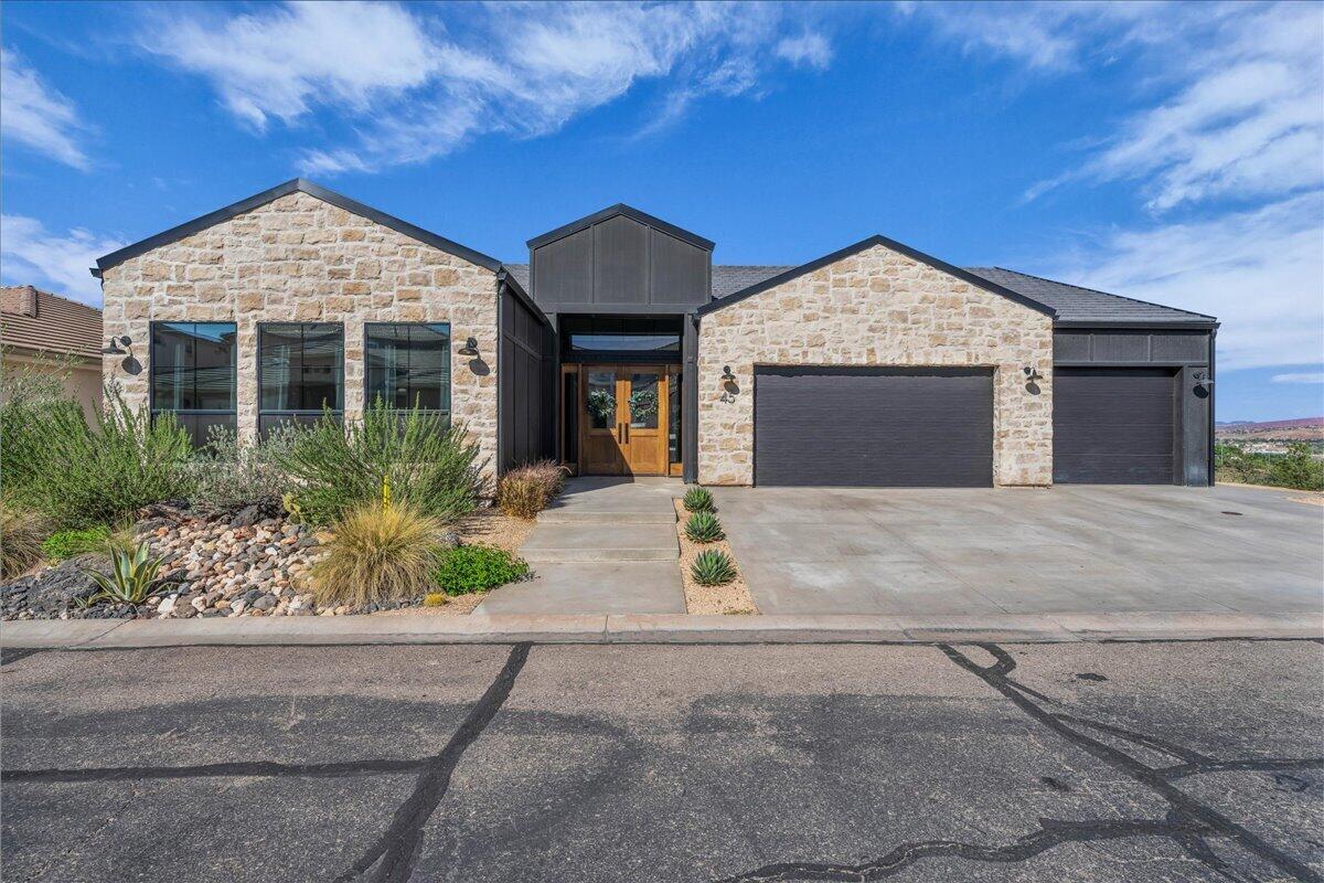 MESA PALMS HOMES - Residential