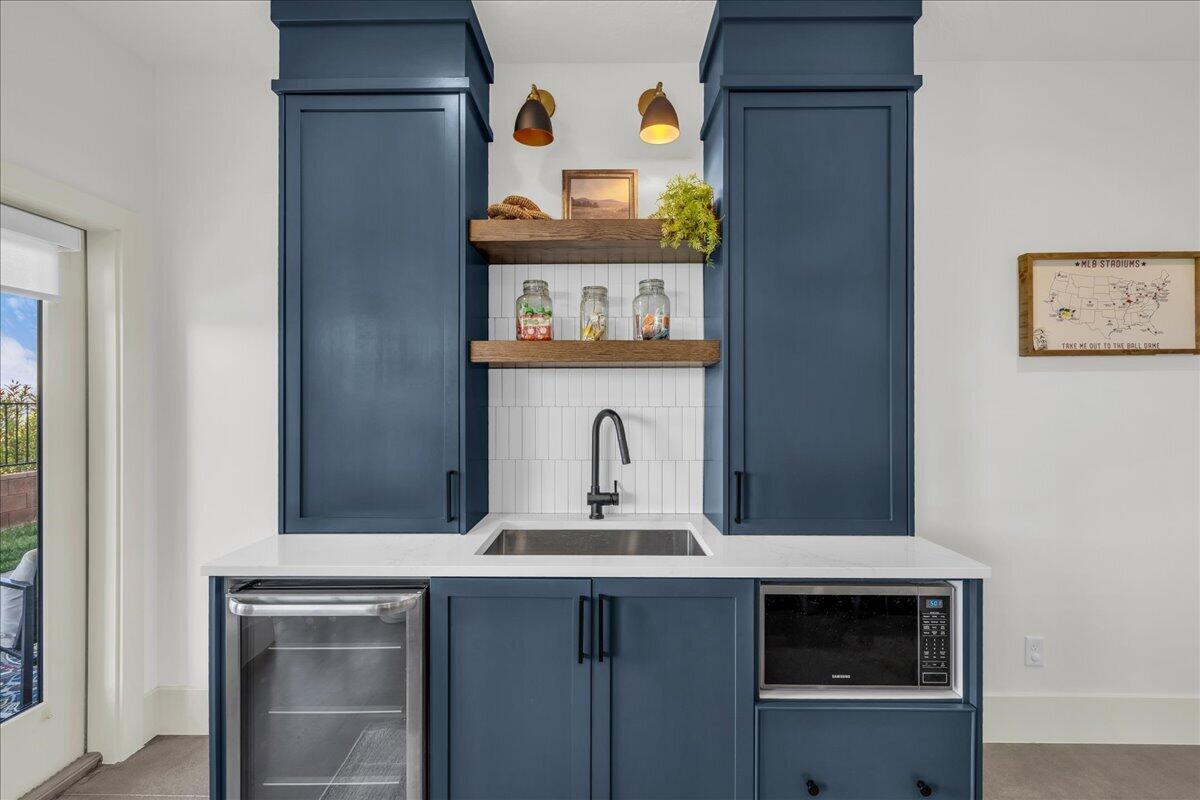 MESA PALMS HOMES - Residential