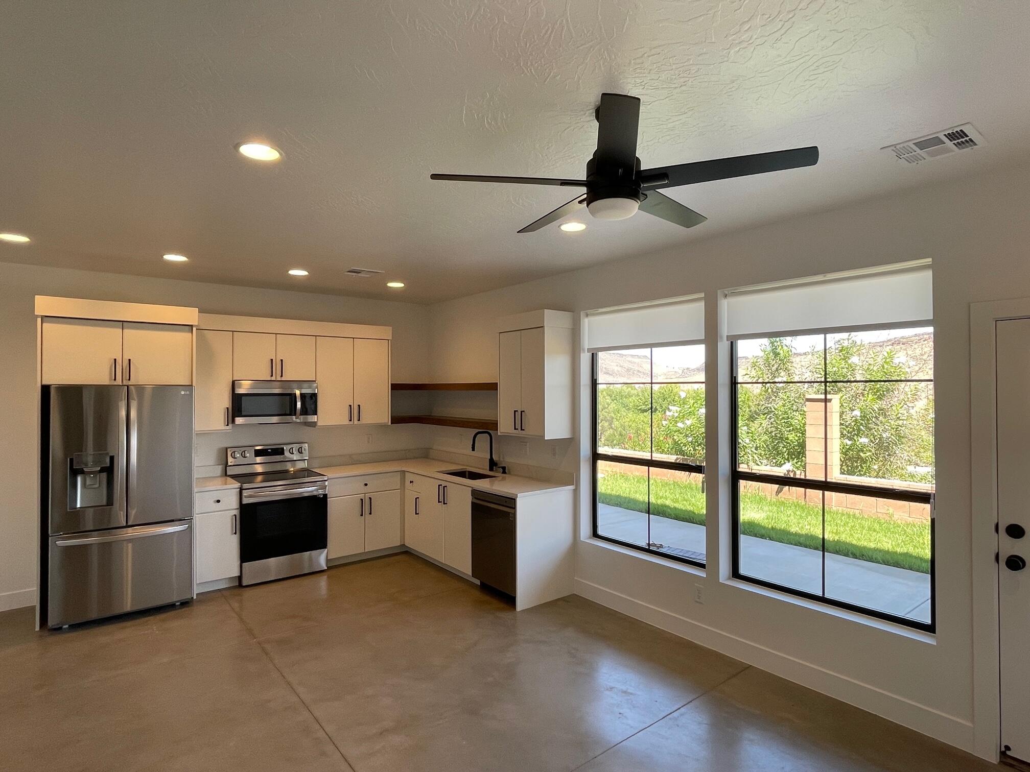 MESA PALMS HOMES - Residential