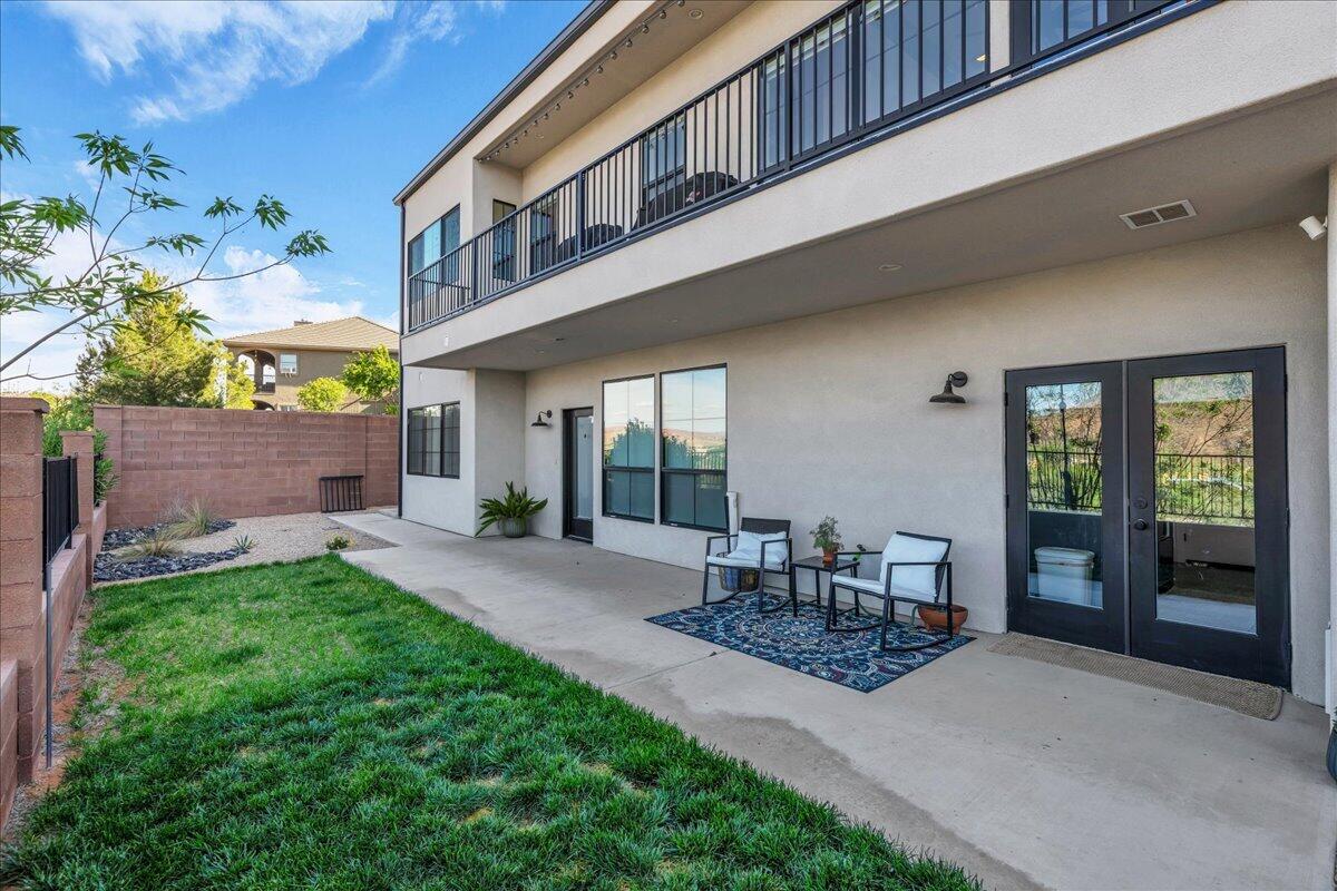 MESA PALMS HOMES - Residential