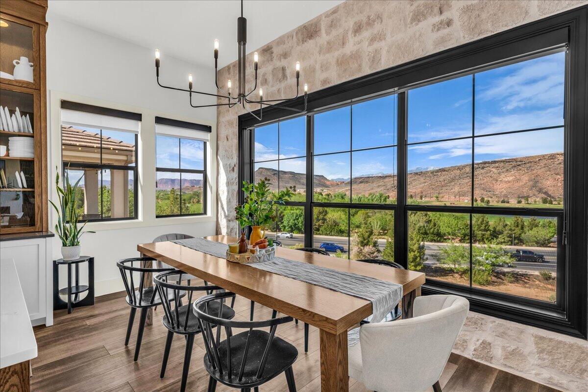 MESA PALMS HOMES - Residential