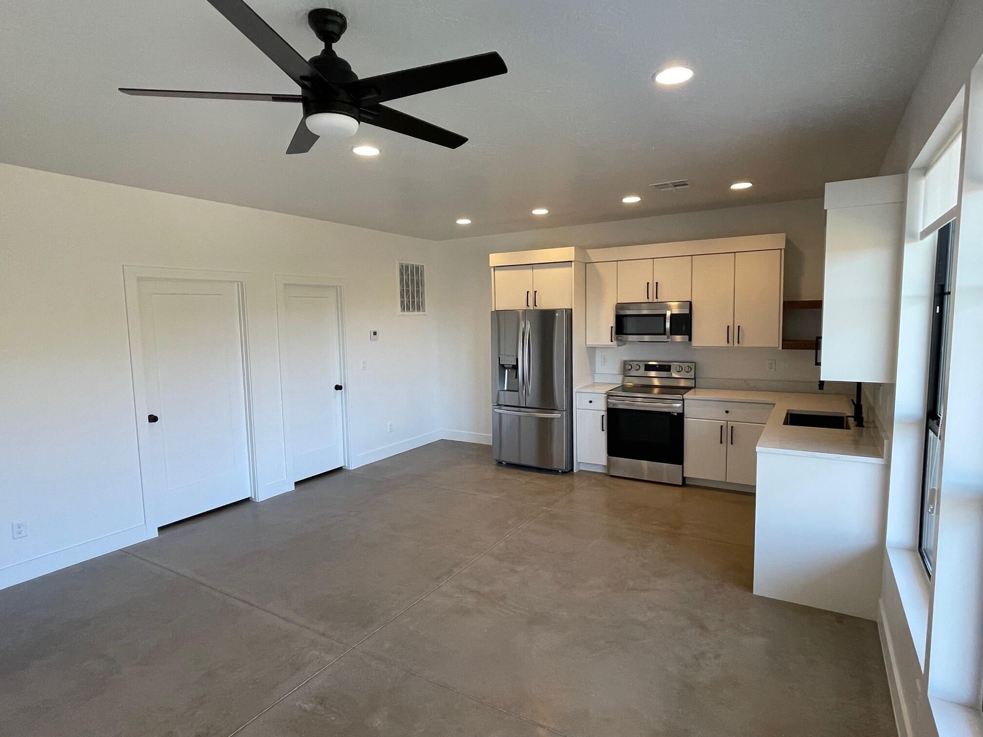 MESA PALMS HOMES - Residential