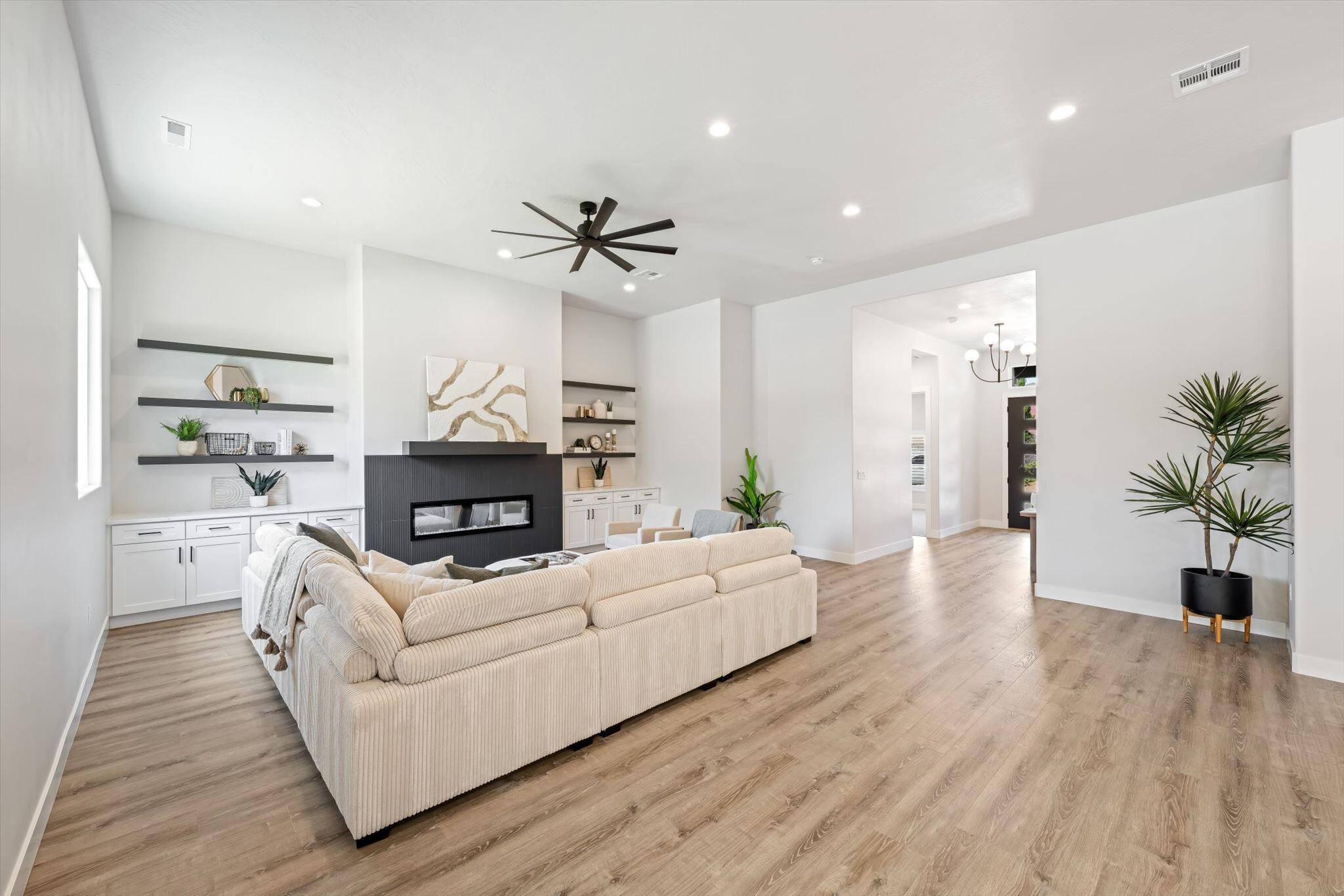 SANTA CLARA HEIGHTS - Residential