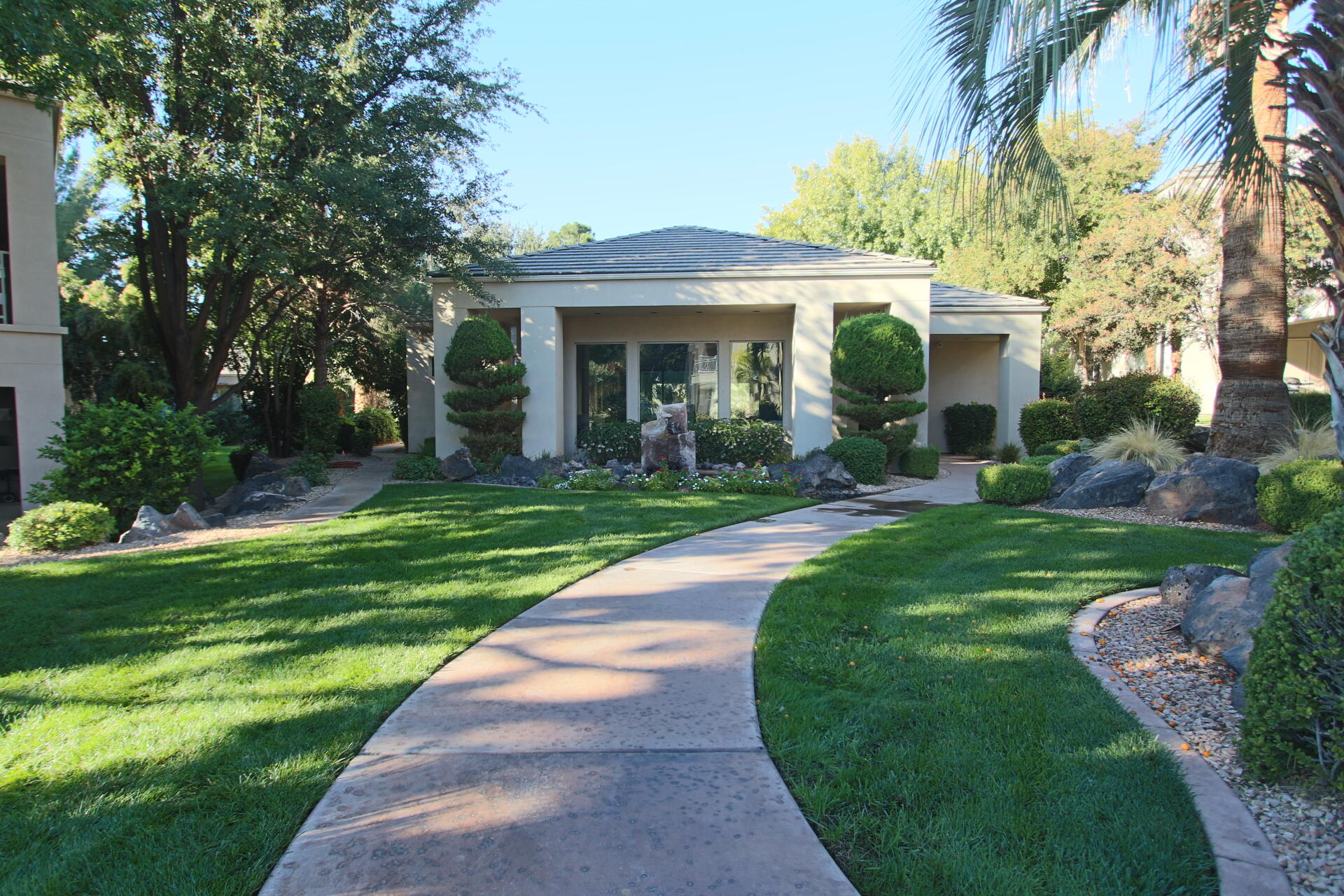 BLACKROCK CONDOS AT STONEBRIDGE - Residential