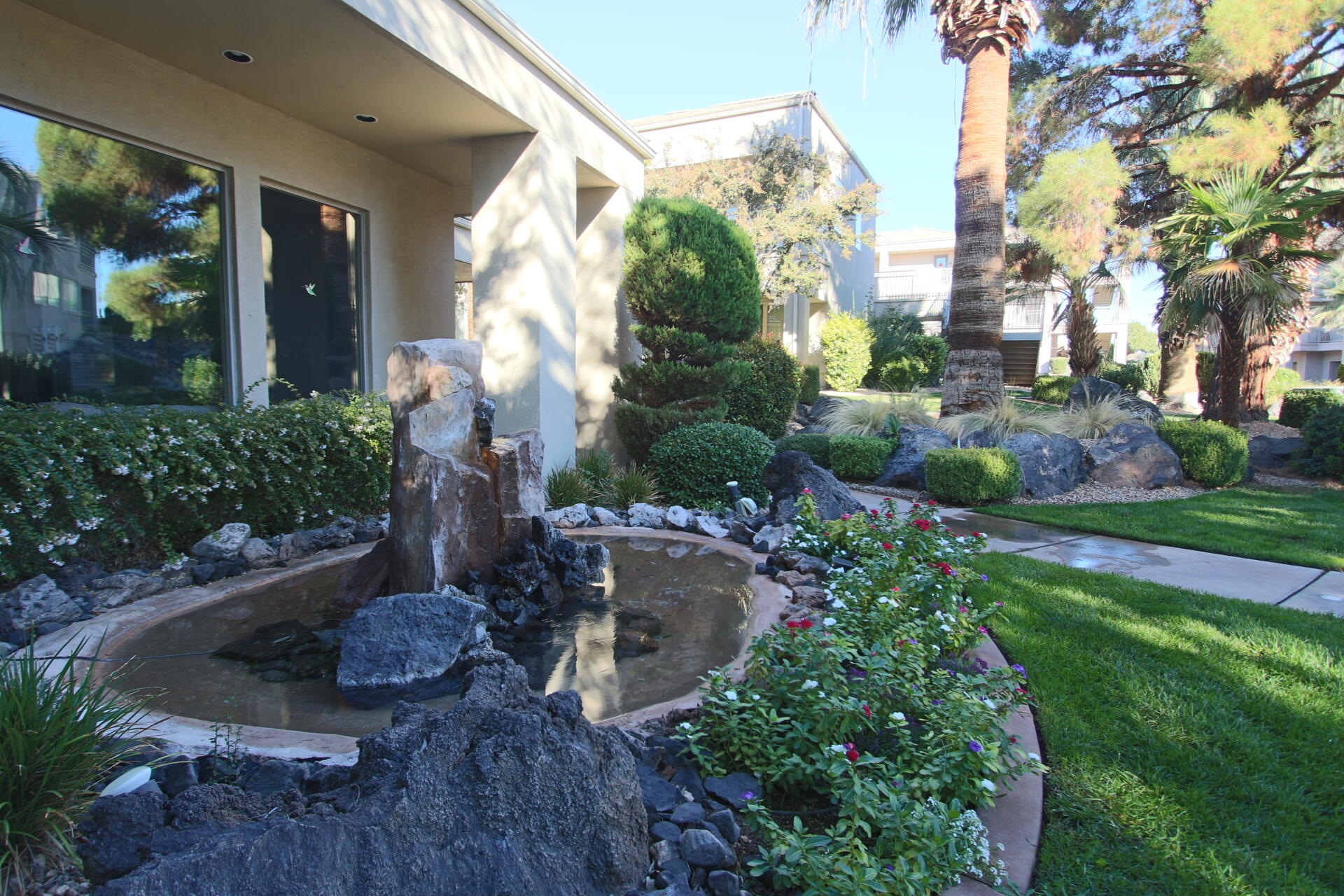 BLACKROCK CONDOS AT STONEBRIDGE - Residential