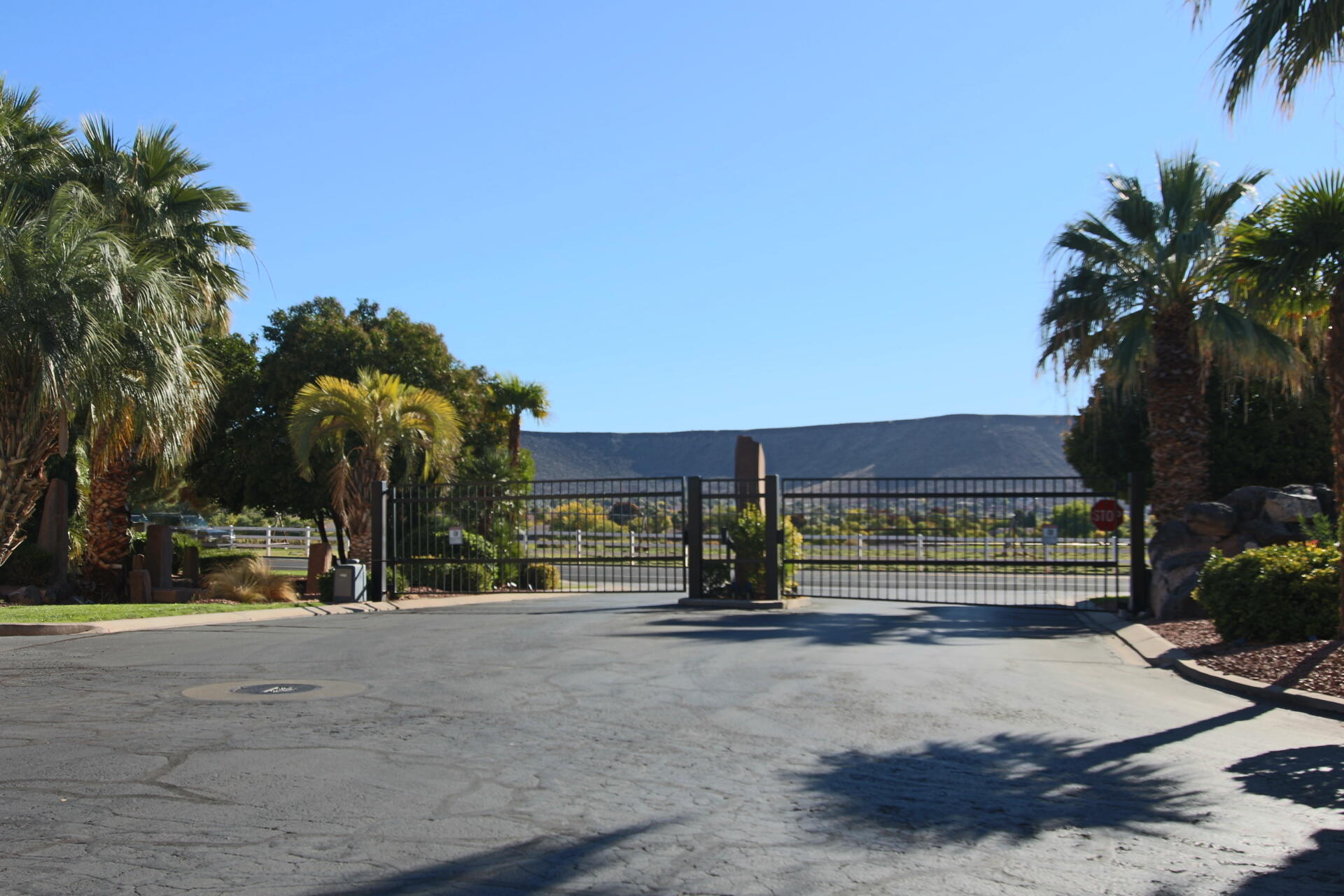 BLACKROCK CONDOS AT STONEBRIDGE - Residential