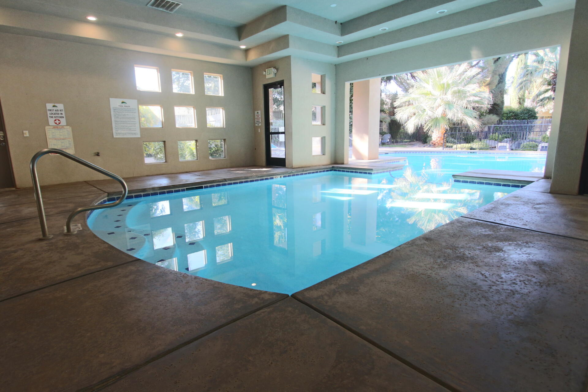 BLACKROCK CONDOS AT STONEBRIDGE - Residential