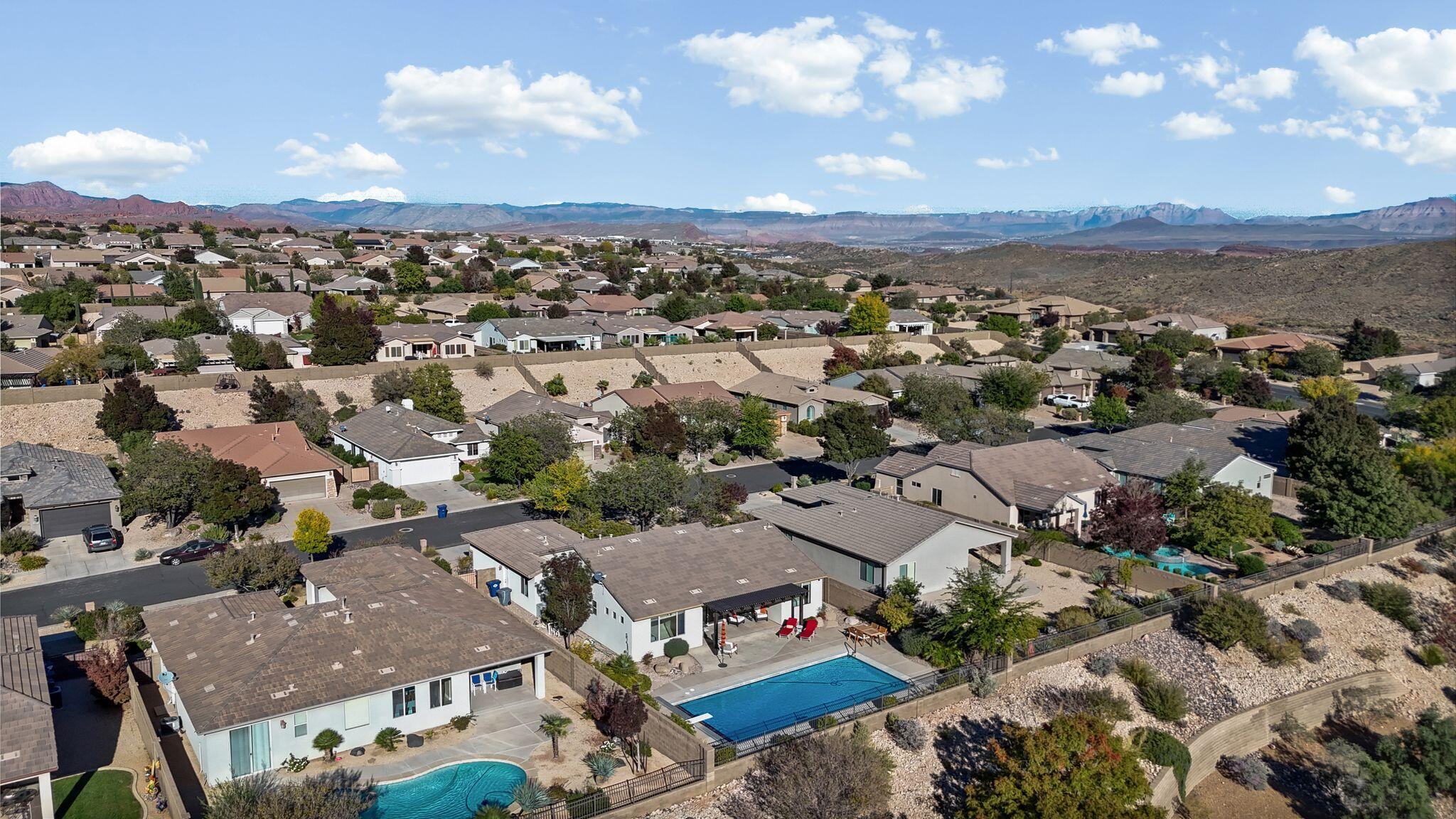 HIGHLAND PARK AT THE CORAL CANYON - Residential