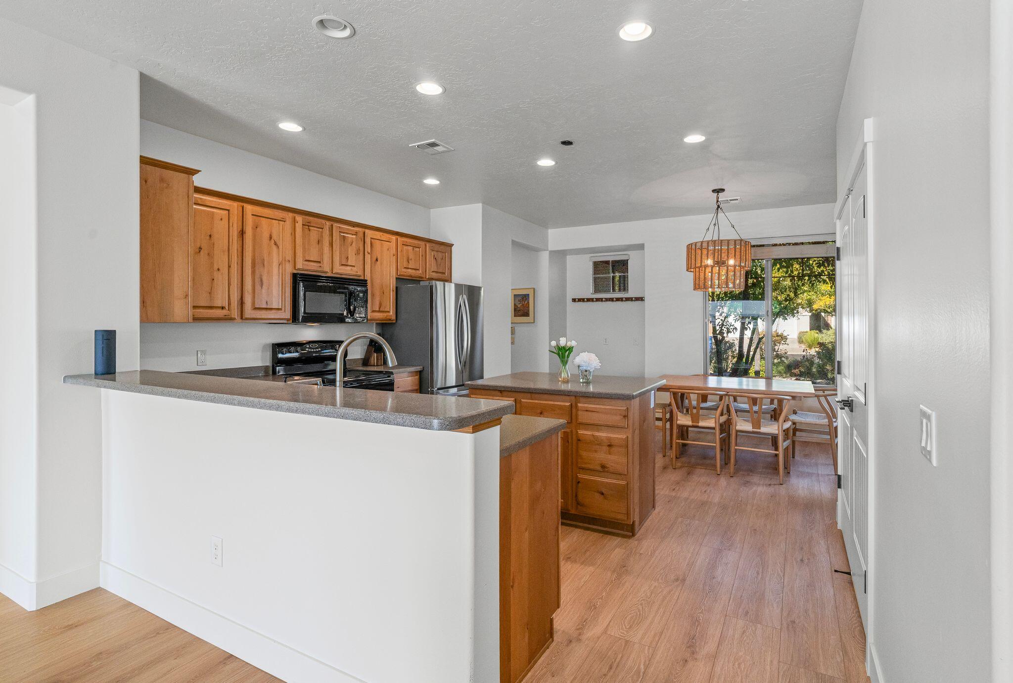 HIGHLAND PARK AT THE CORAL CANYON - Residential