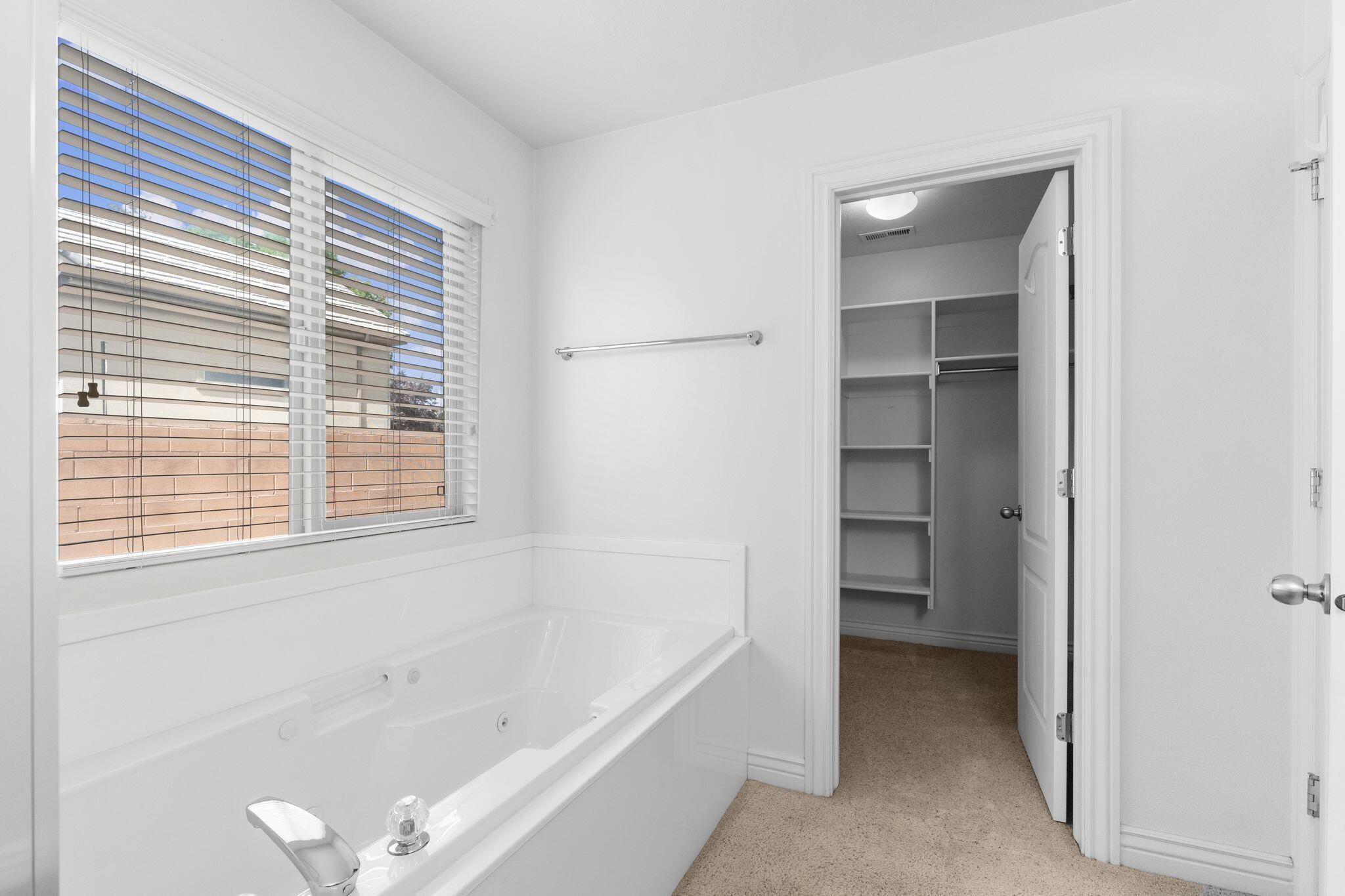 COUNTRYSIDE - Residential