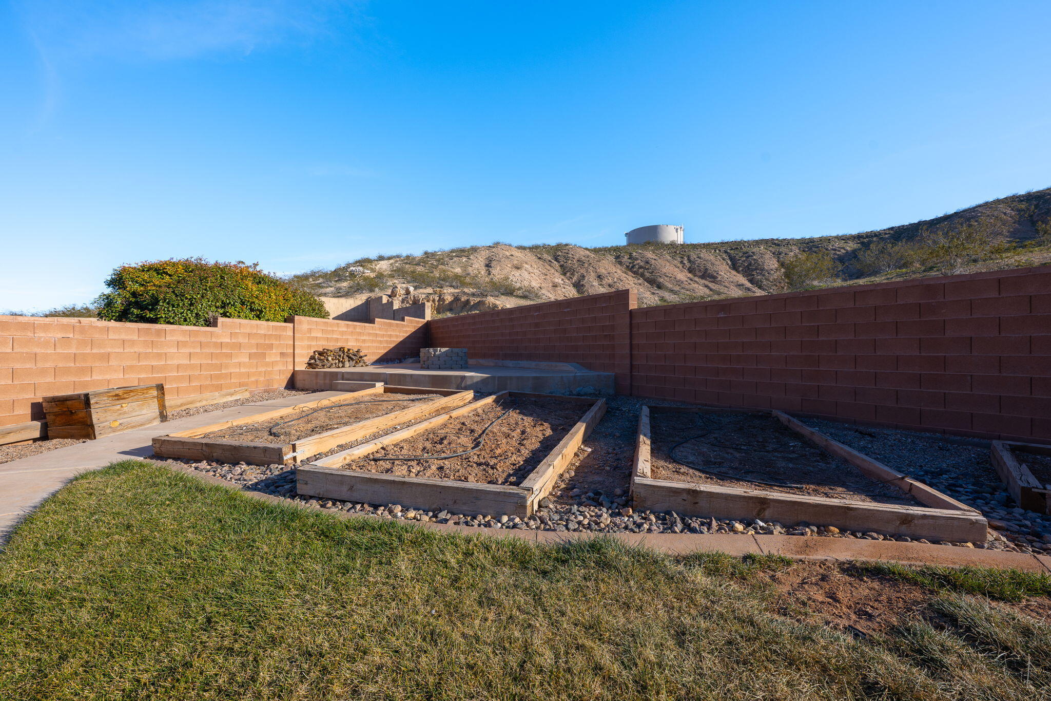 DESERT HILLS - Residential