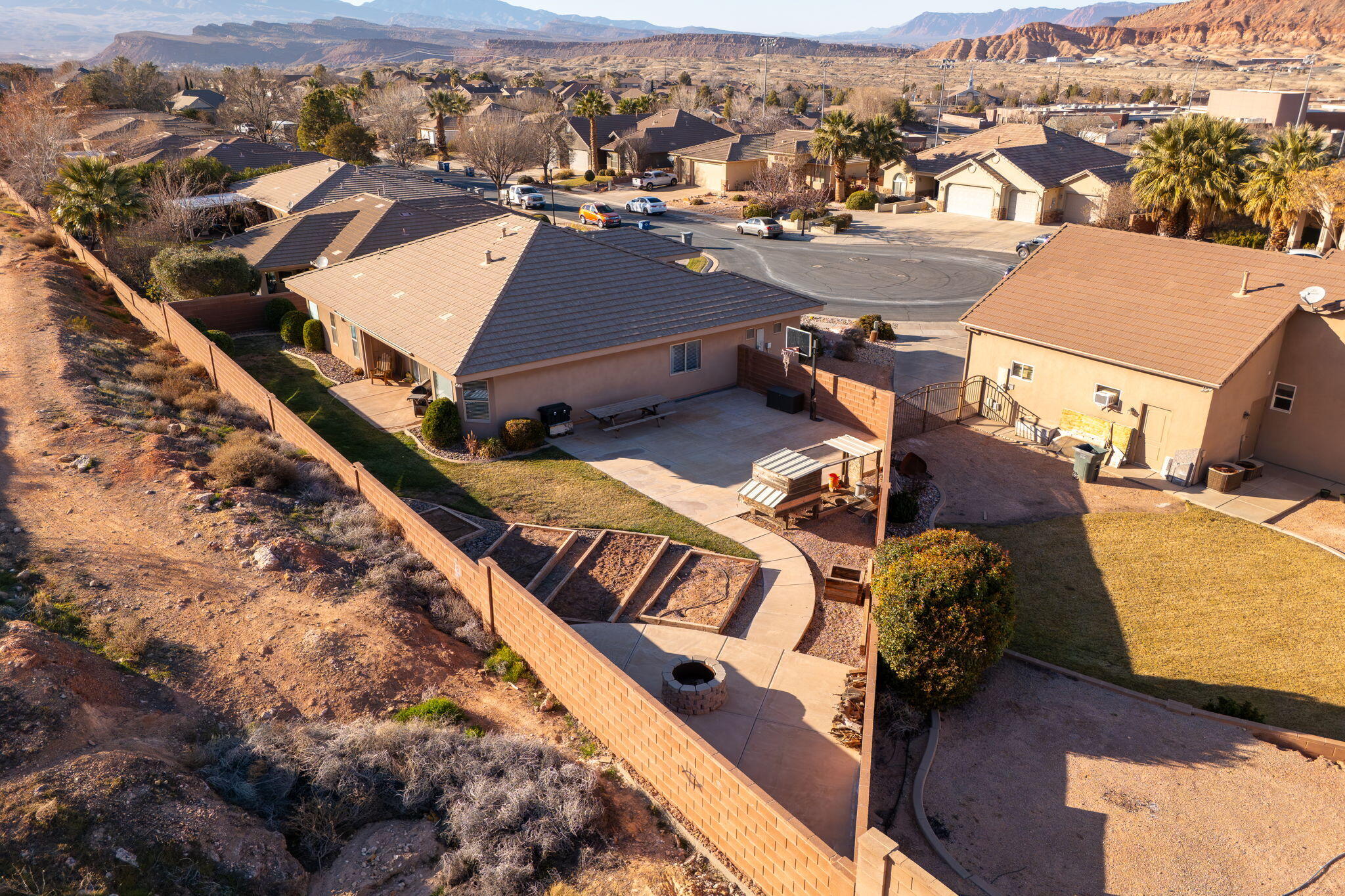DESERT HILLS - Residential