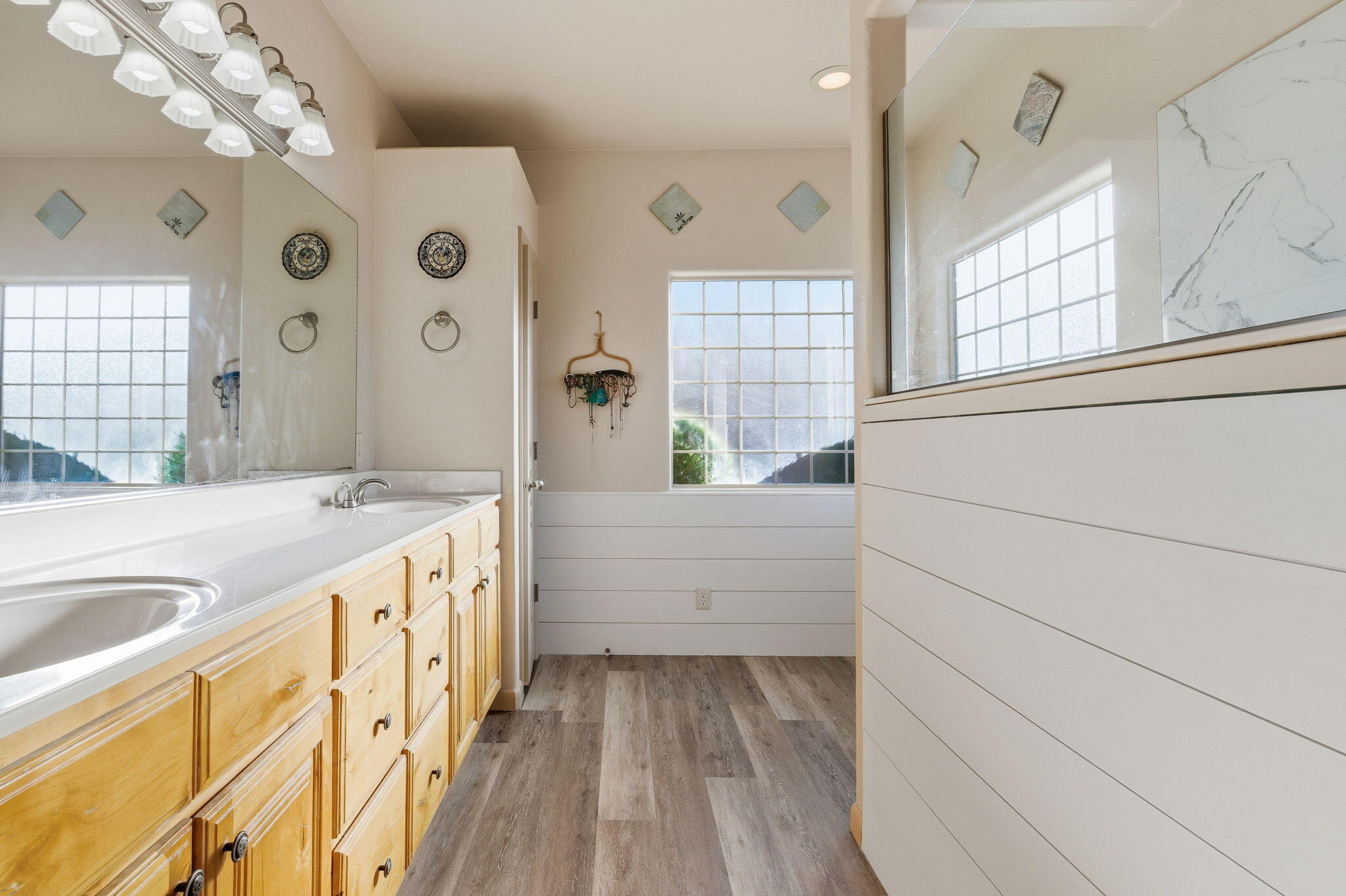 DESERT HILLS - Residential