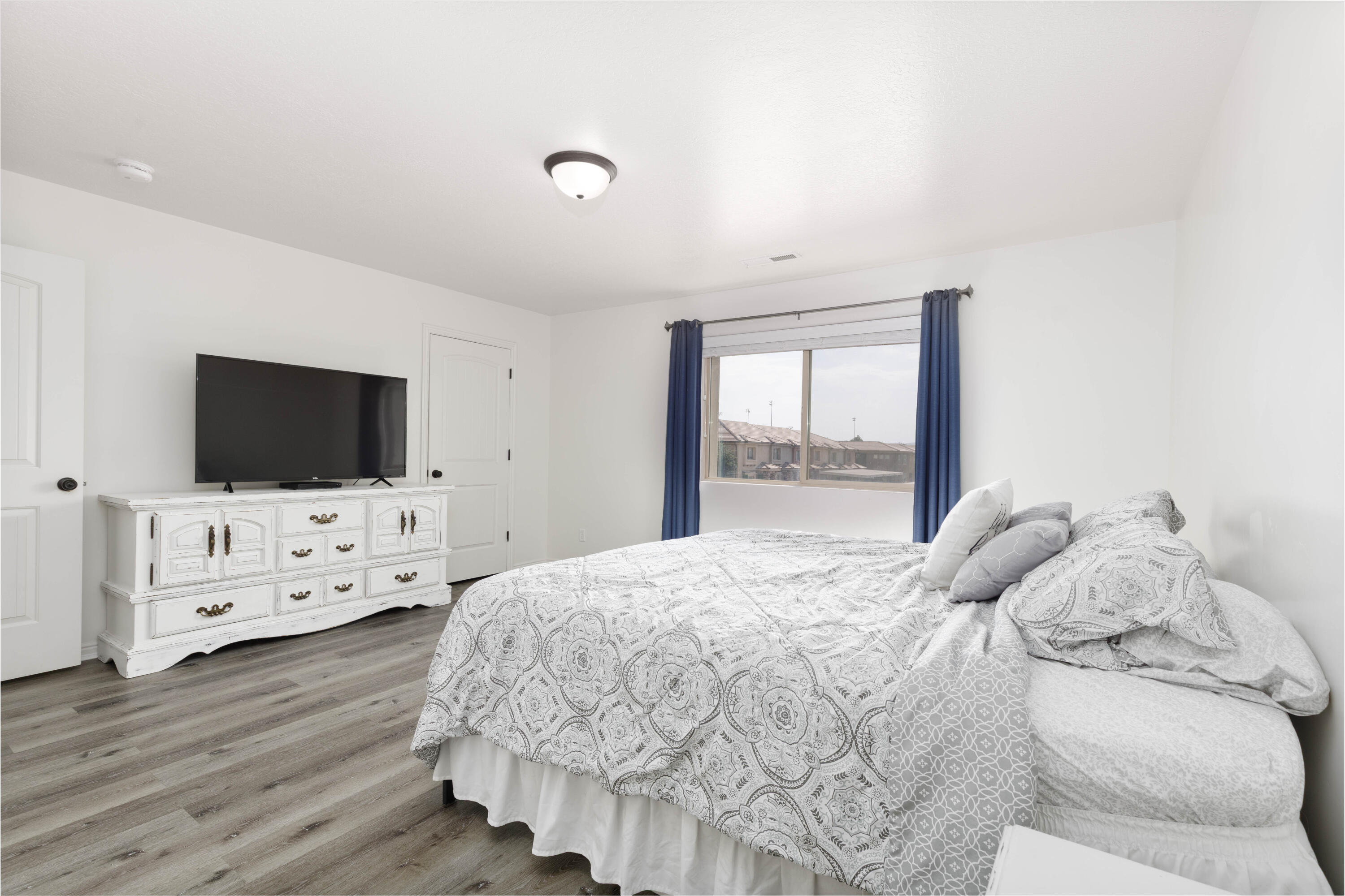 FLATS AT SOUTH POINTE - Residential