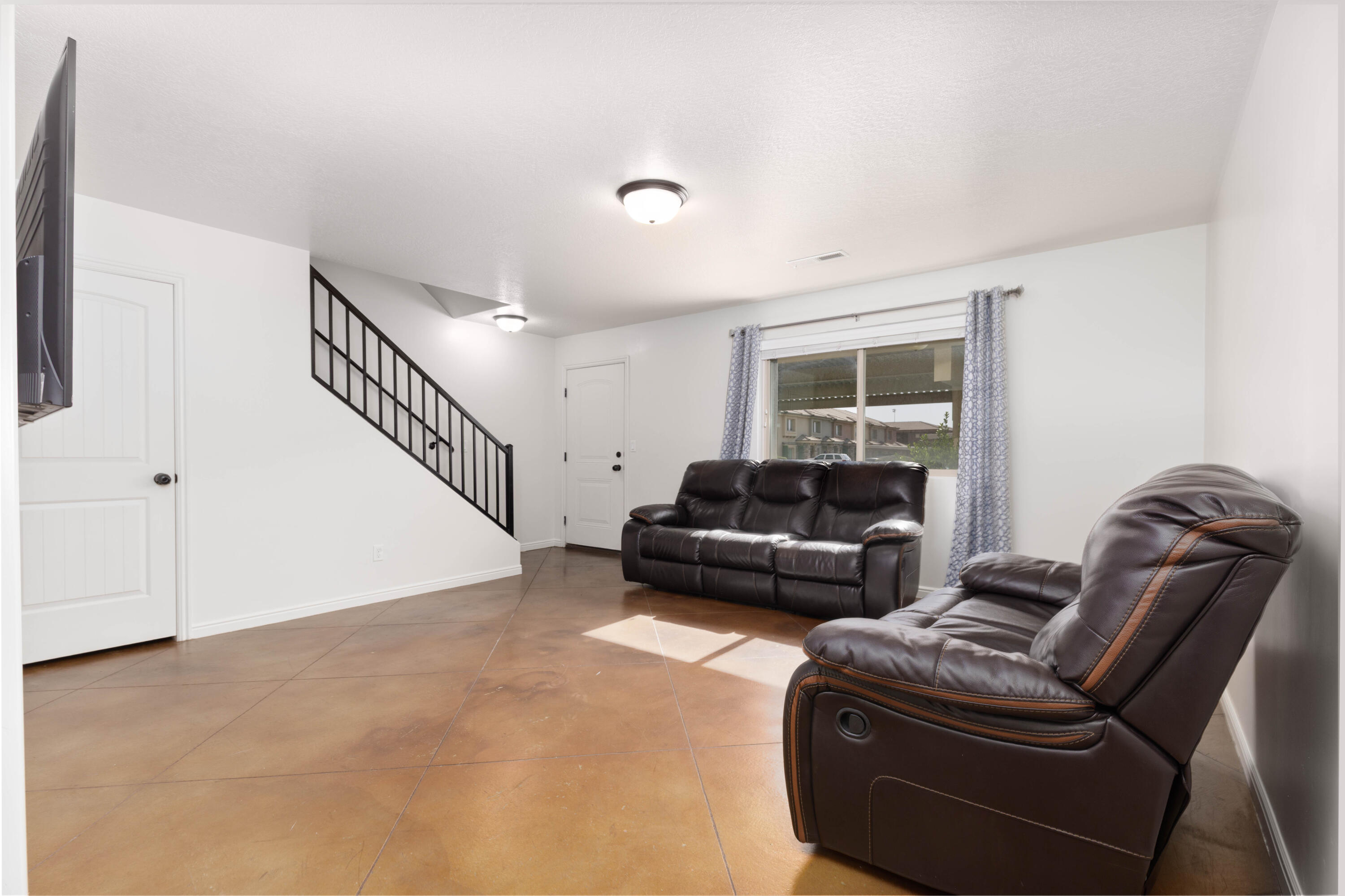 FLATS AT SOUTH POINTE - Residential