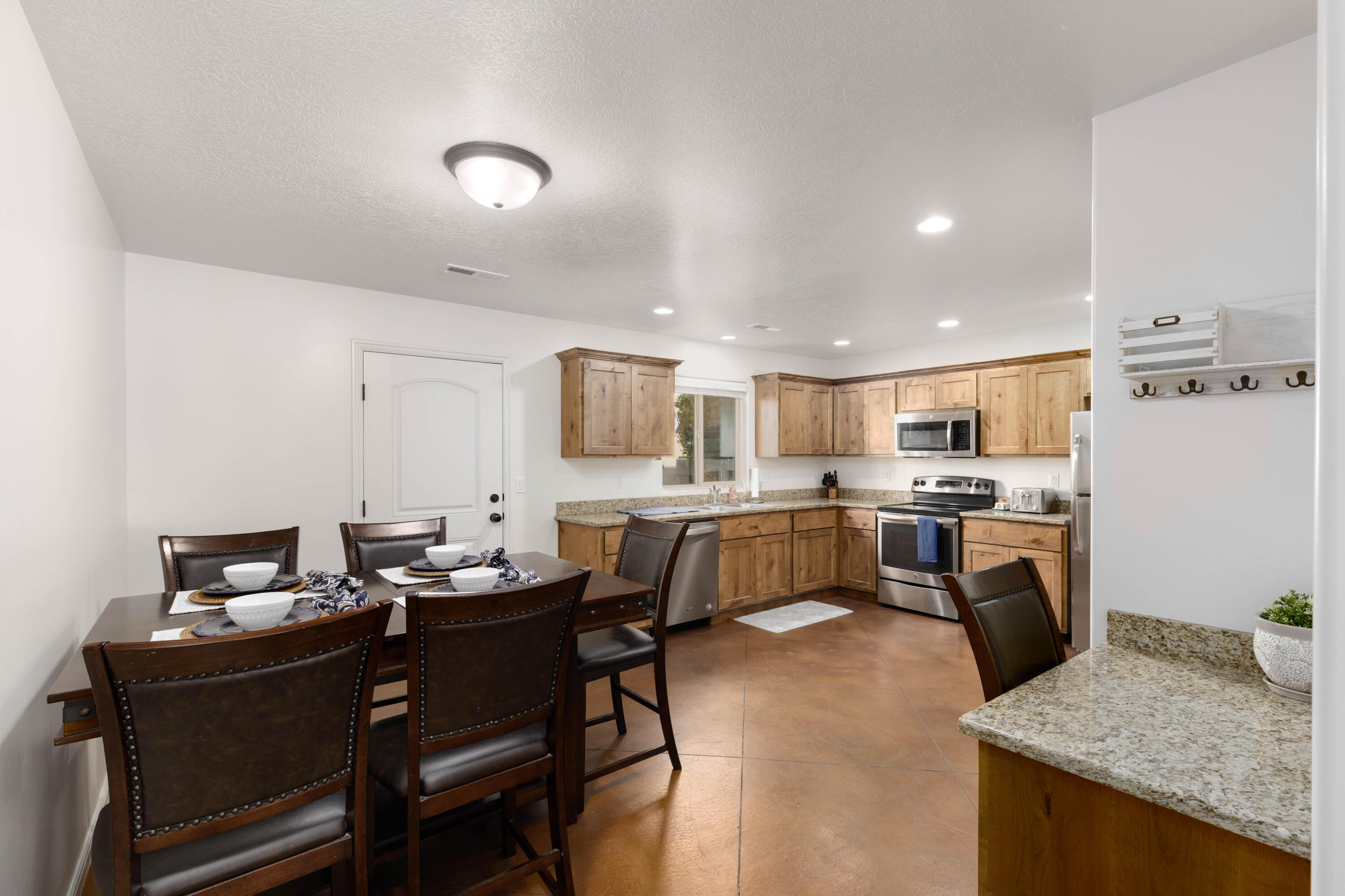 FLATS AT SOUTH POINTE - Residential