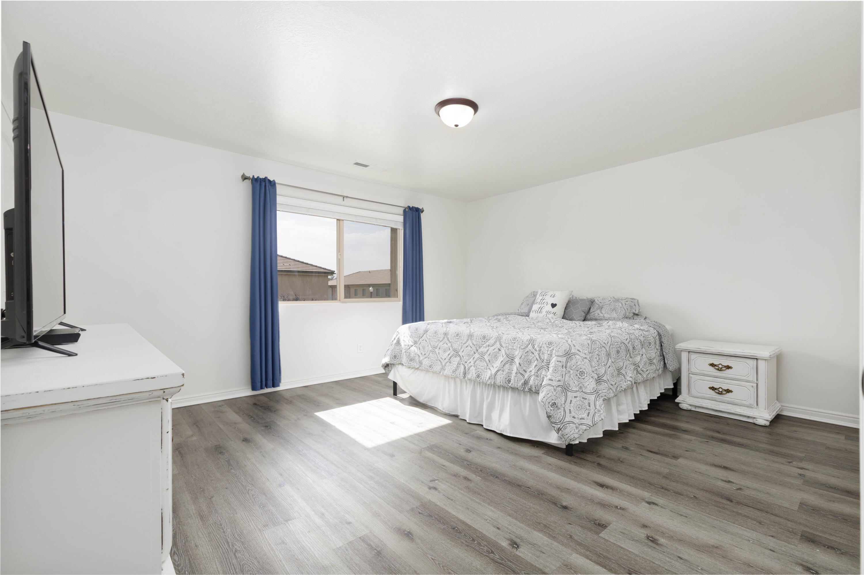 FLATS AT SOUTH POINTE - Residential