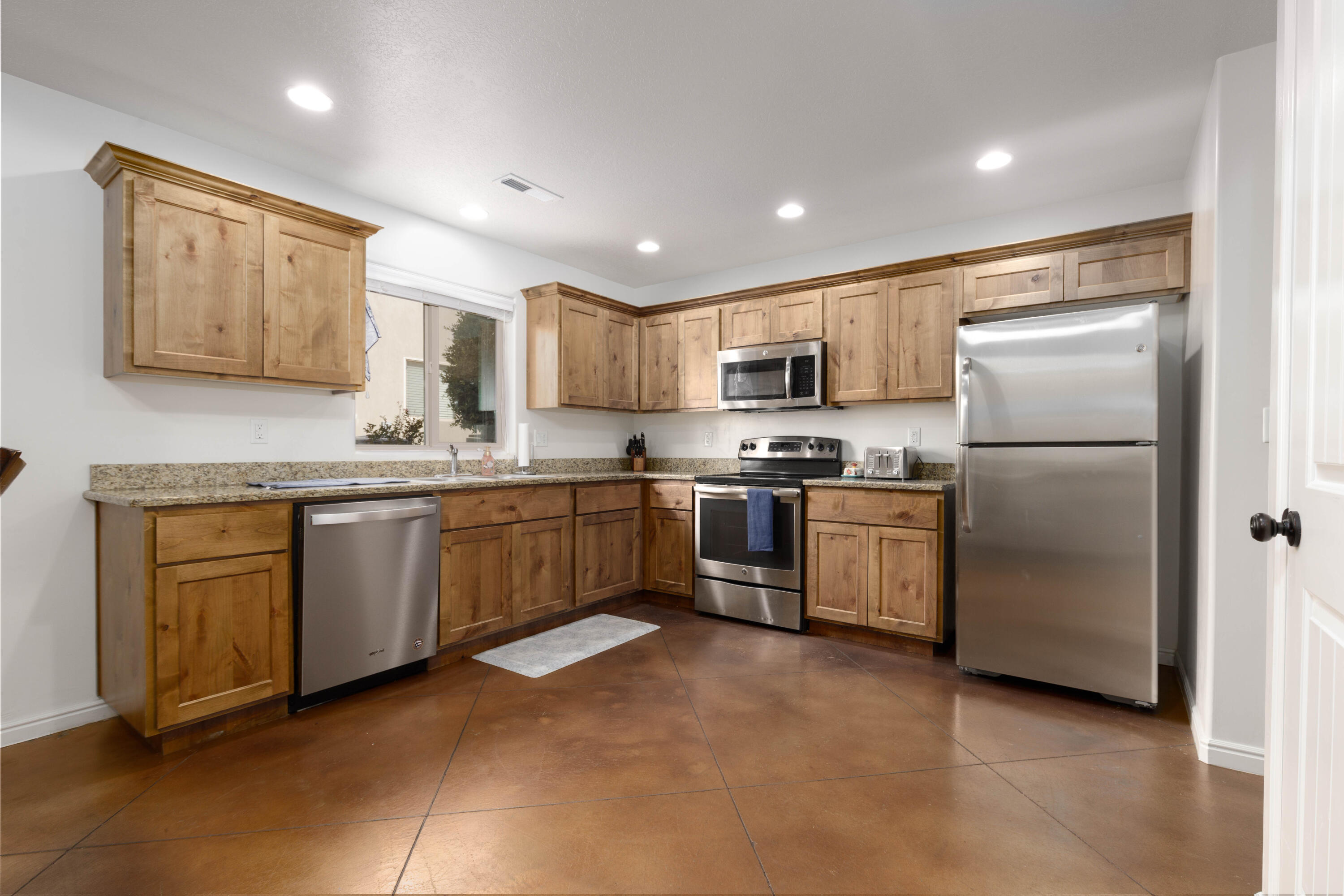 FLATS AT SOUTH POINTE - Residential