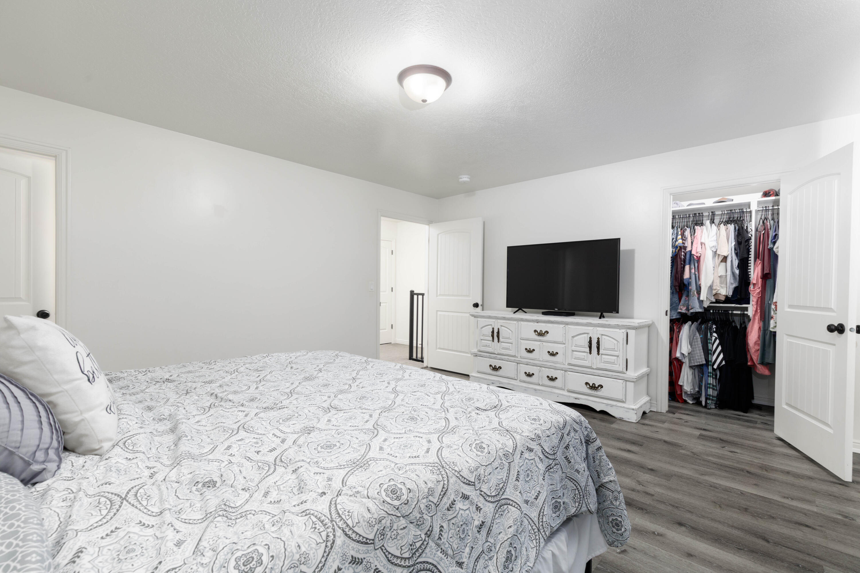 FLATS AT SOUTH POINTE - Residential