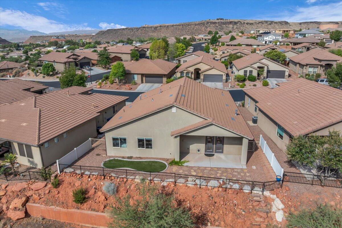 RED CLIFFS PARK - Residential