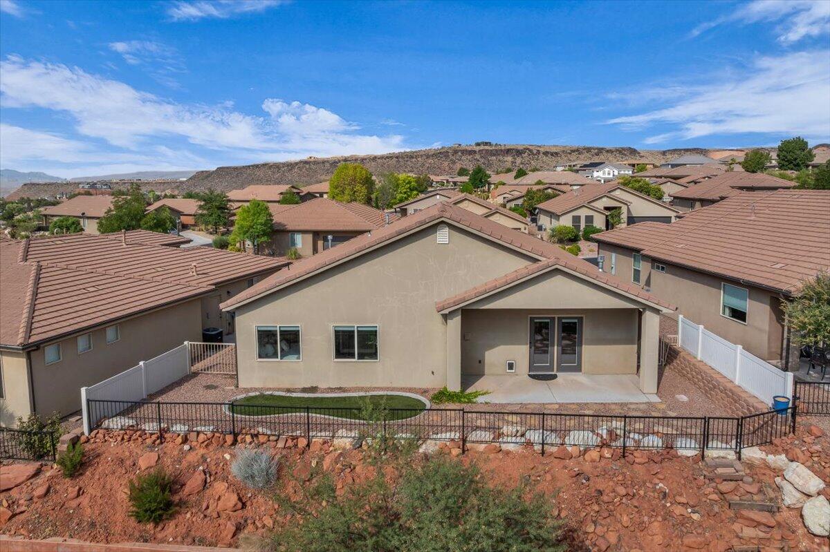 RED CLIFFS PARK - Residential