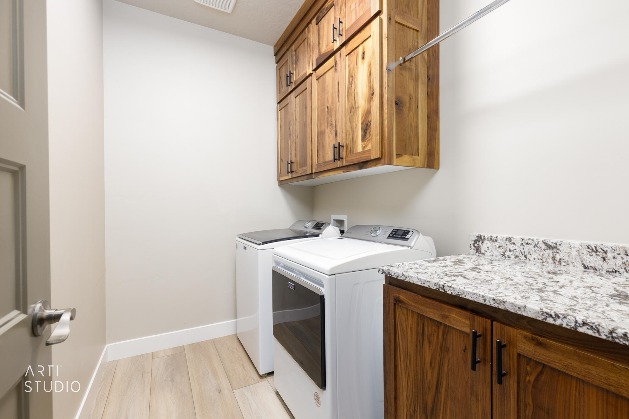 SOUTH POINTE - Residential