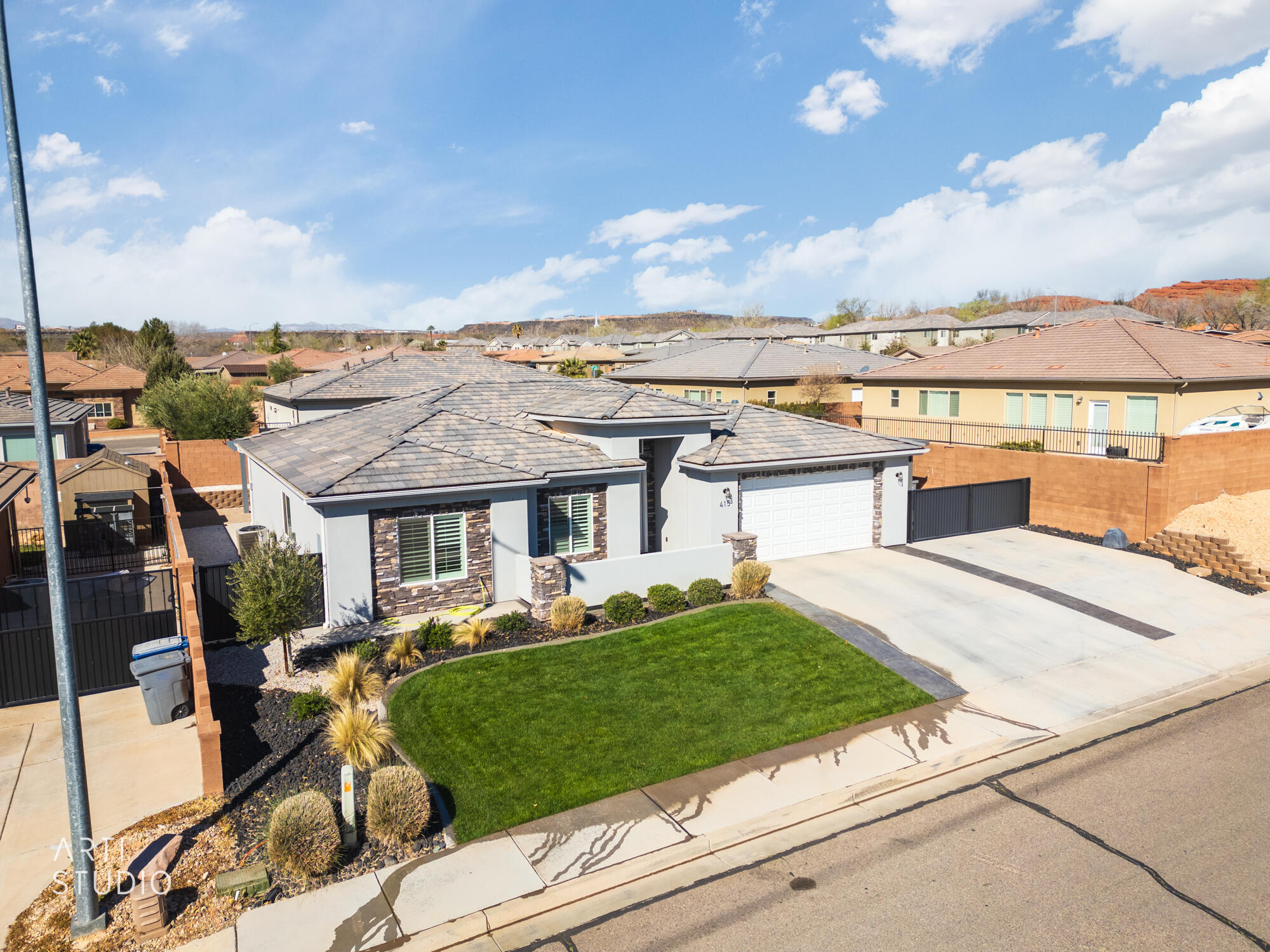 SOUTH POINTE - Residential