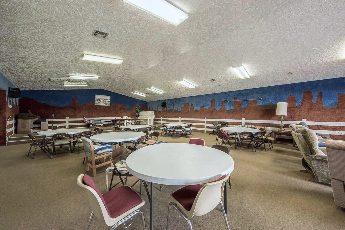 CANYON BREEZE RV RESORT - Residential