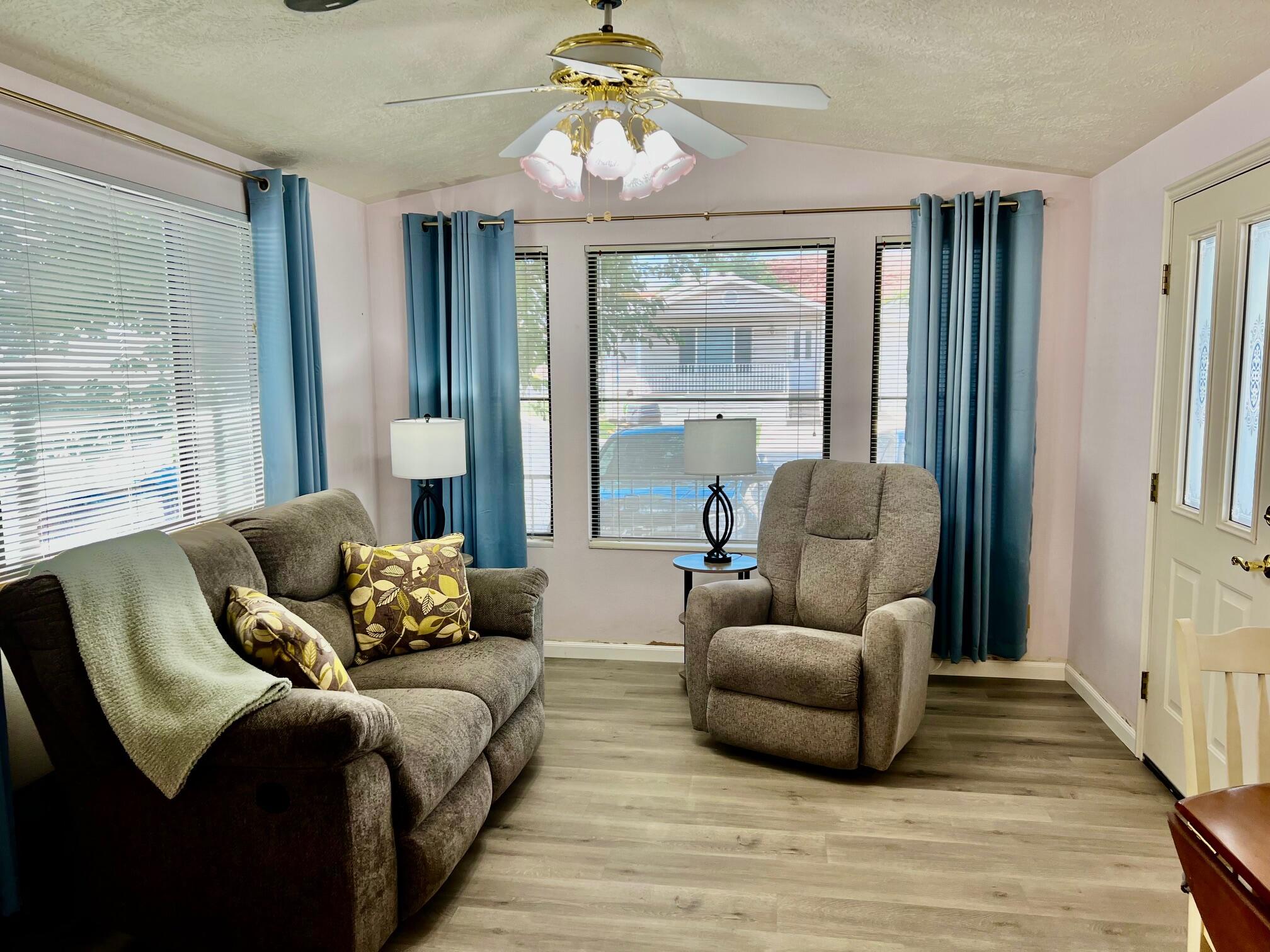 CANYON BREEZE RV RESORT - Residential