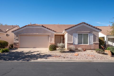 Photo of 1720 W WIDE RIVER DR, Saint George, UT 84790 (MLS # 26-270172)