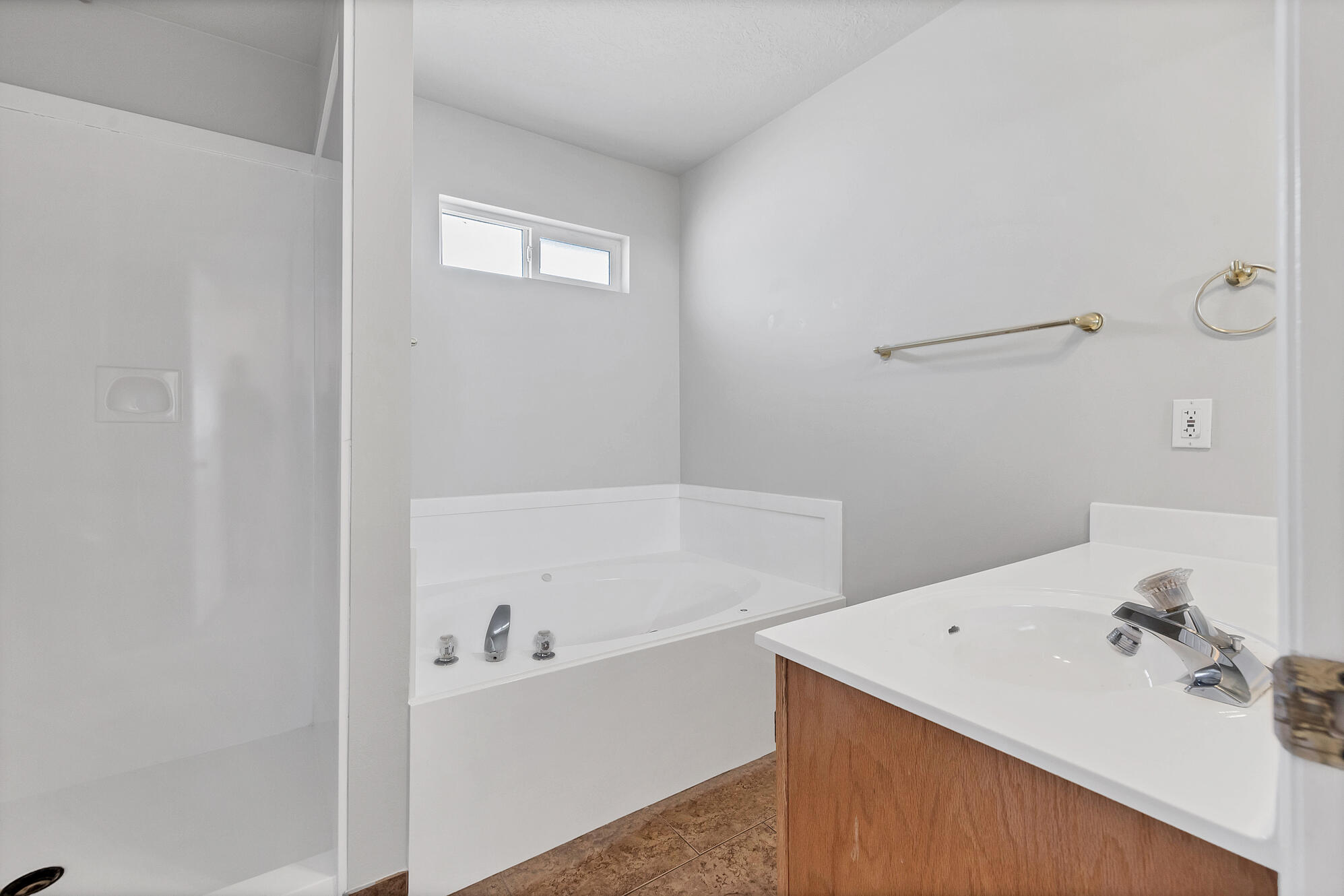 FALCON PARK - Residential