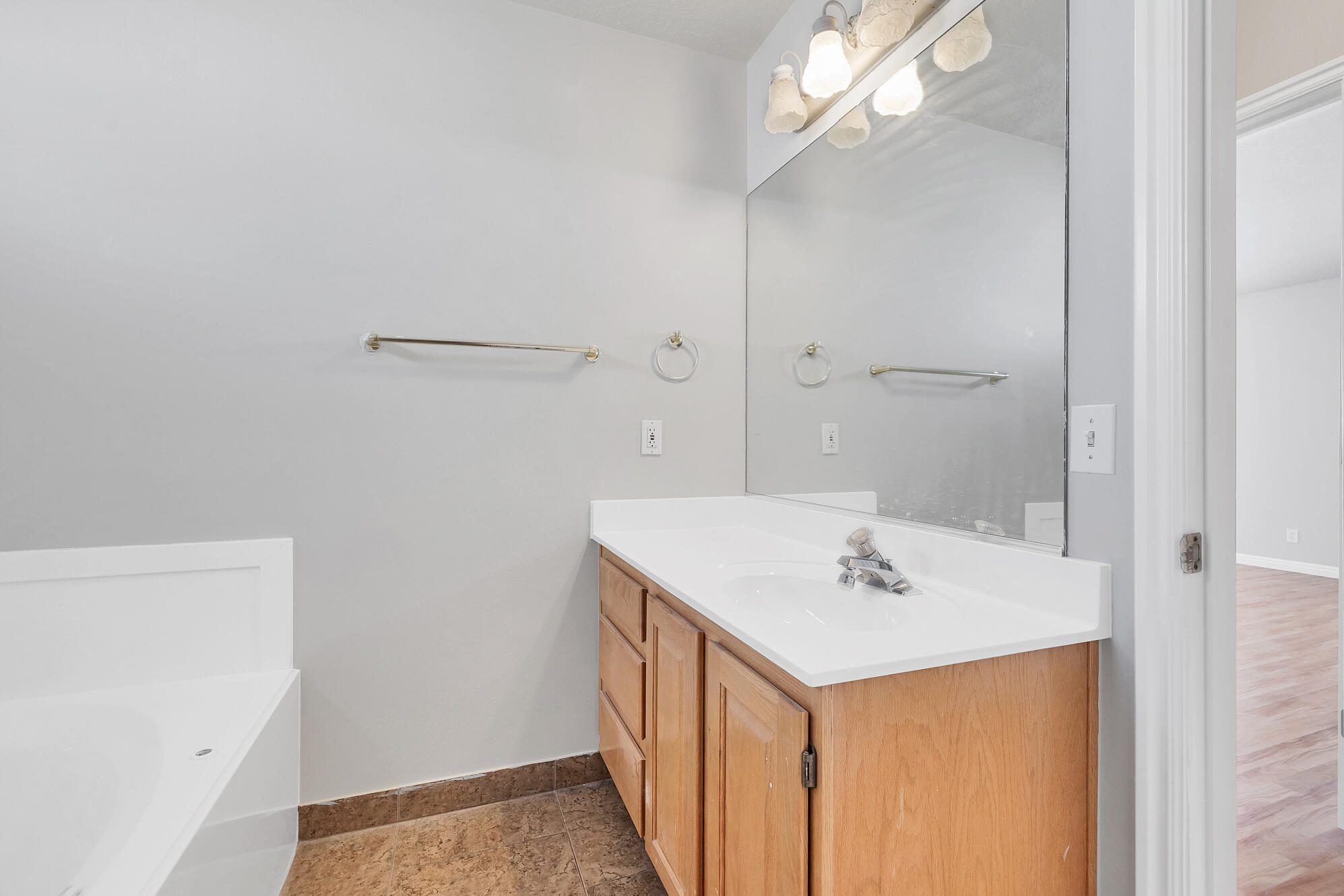 FALCON PARK - Residential