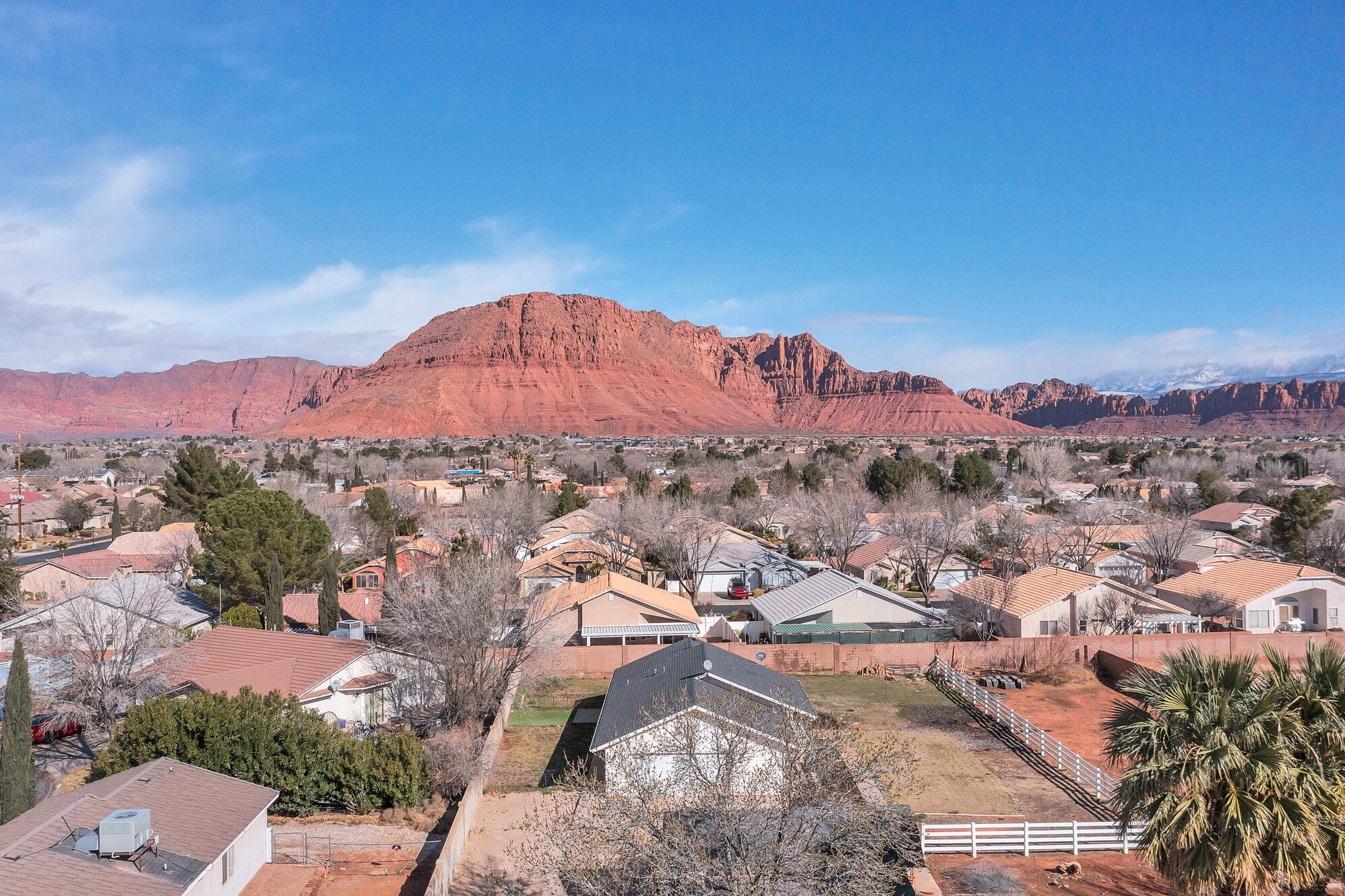 FALCON PARK - Residential