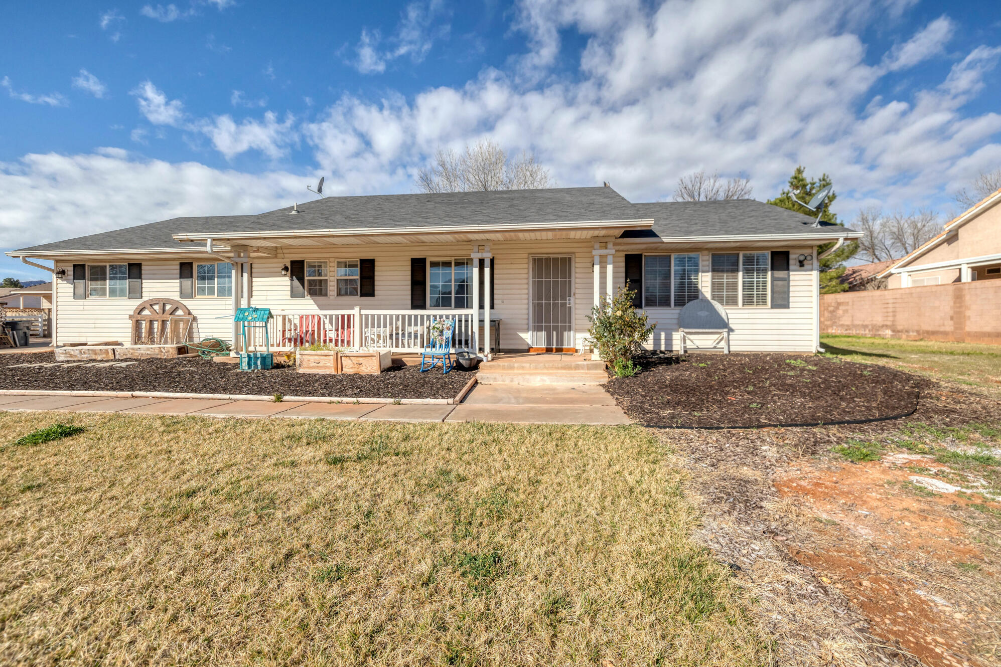 FALCON PARK - Residential