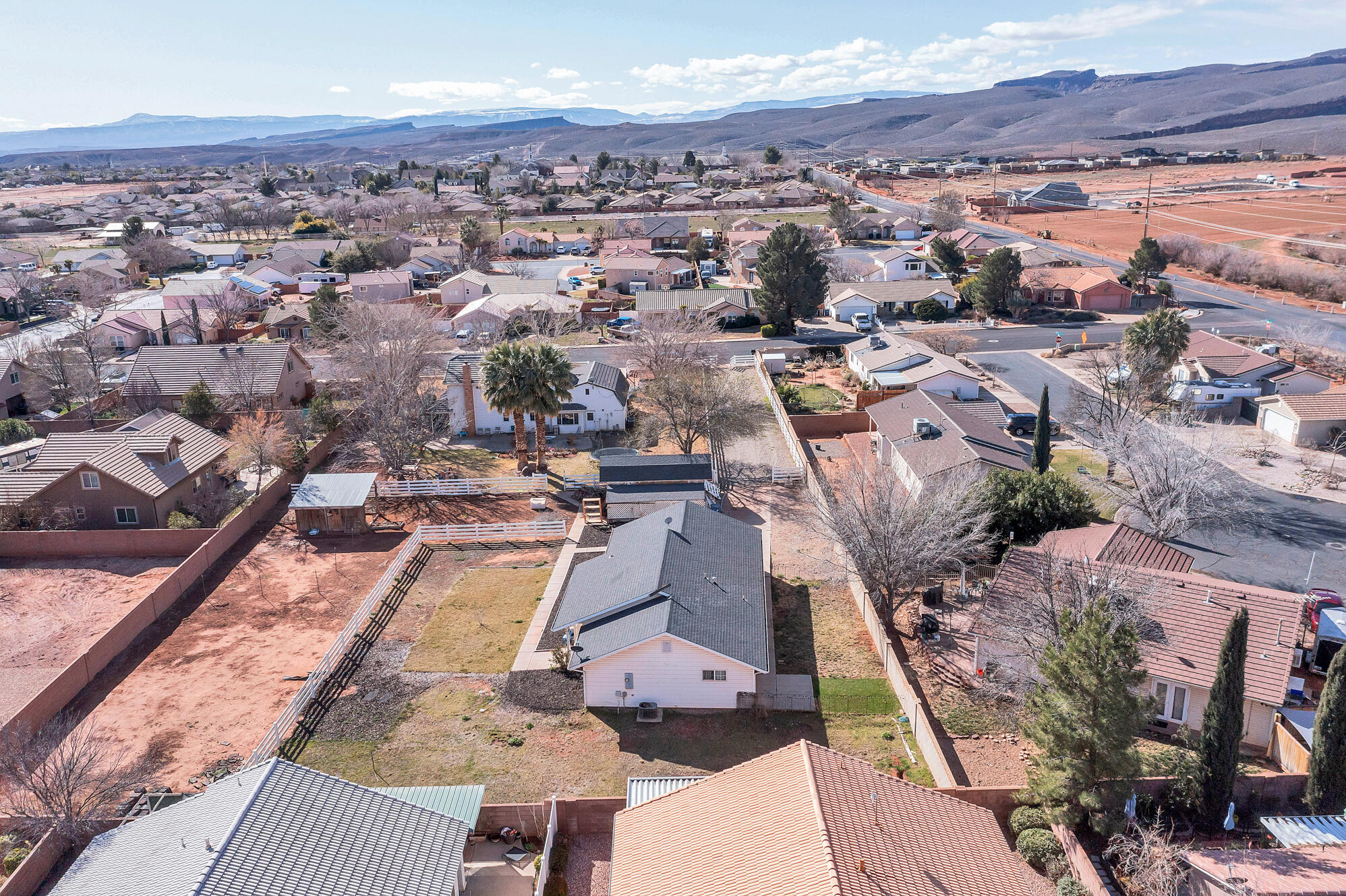 FALCON PARK - Residential